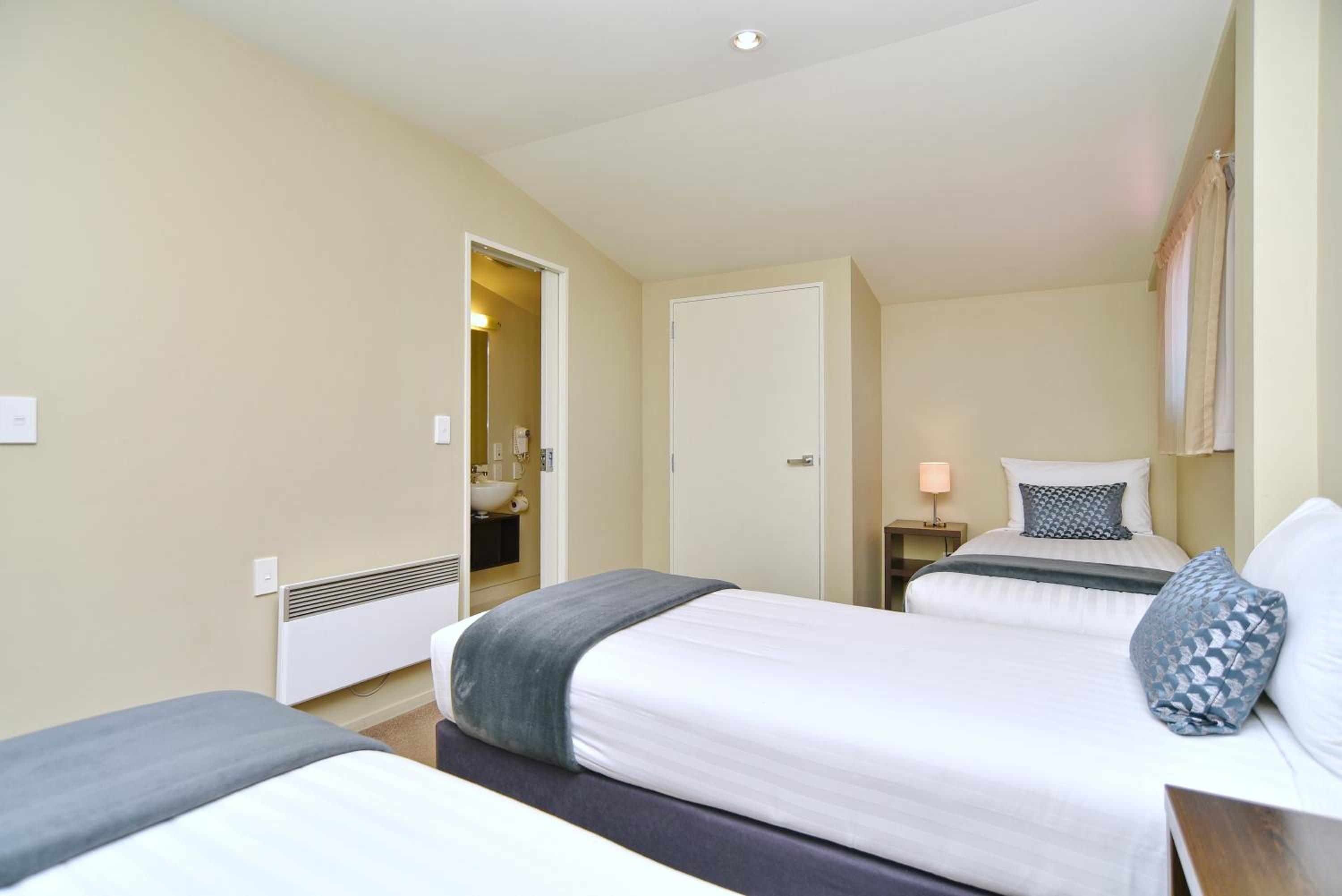 2 Bedroom Suite (Ground Floor) photo 1