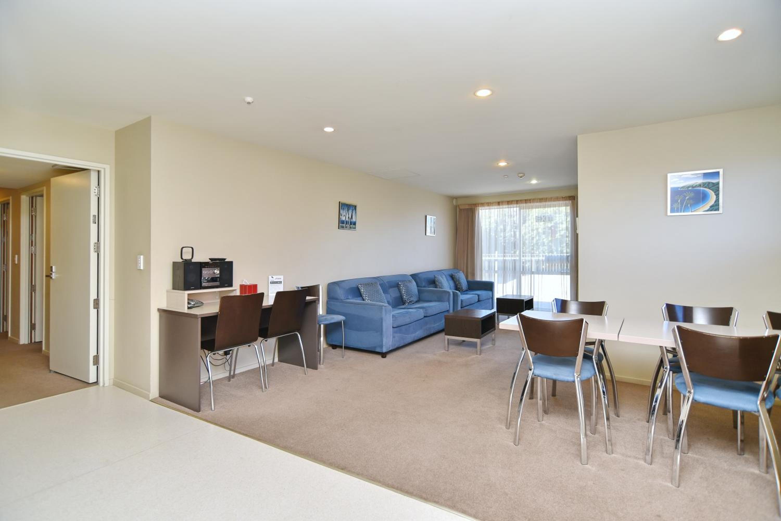 4 Bedroom Apartment photo 3