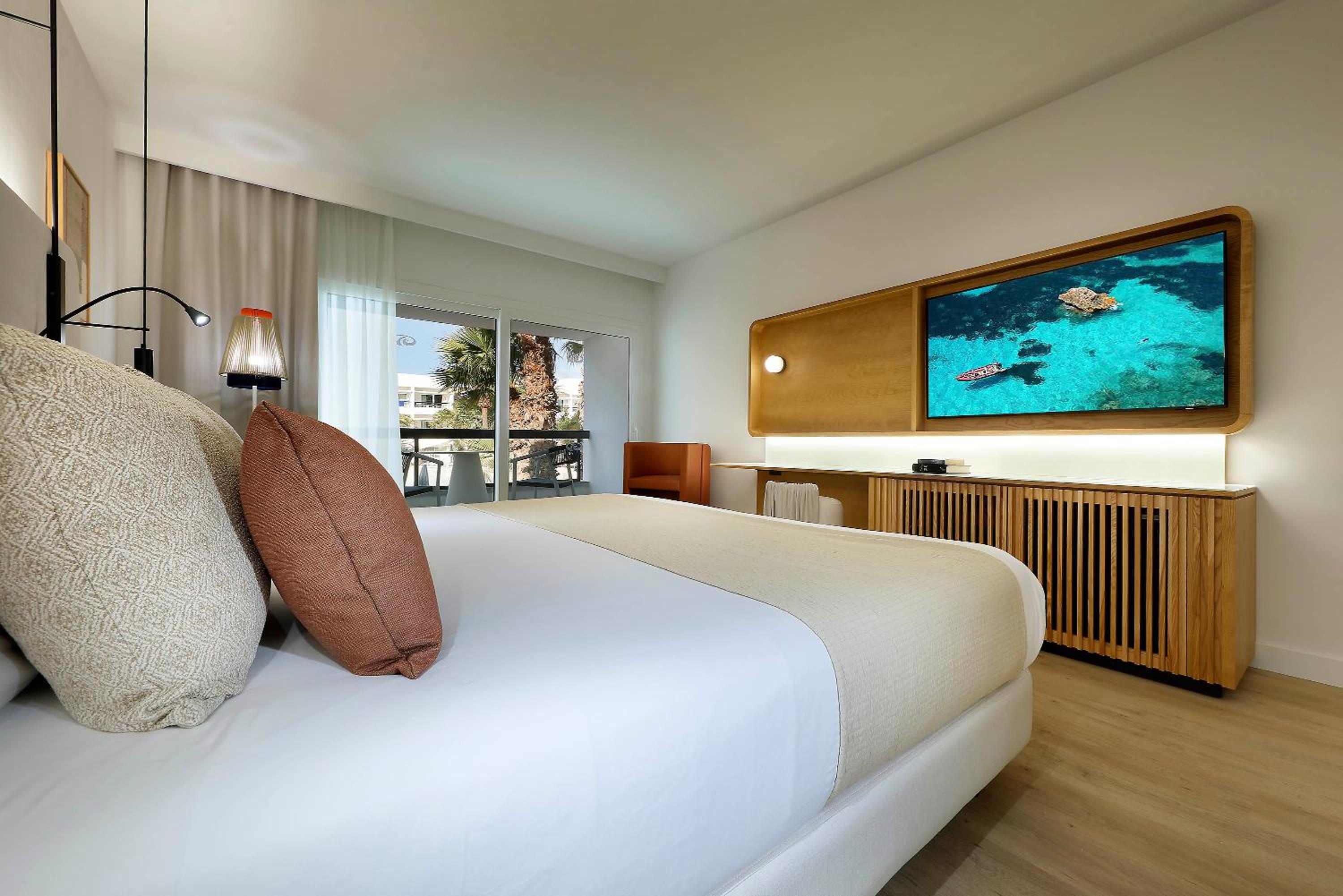 Deluxe Room with Pool View