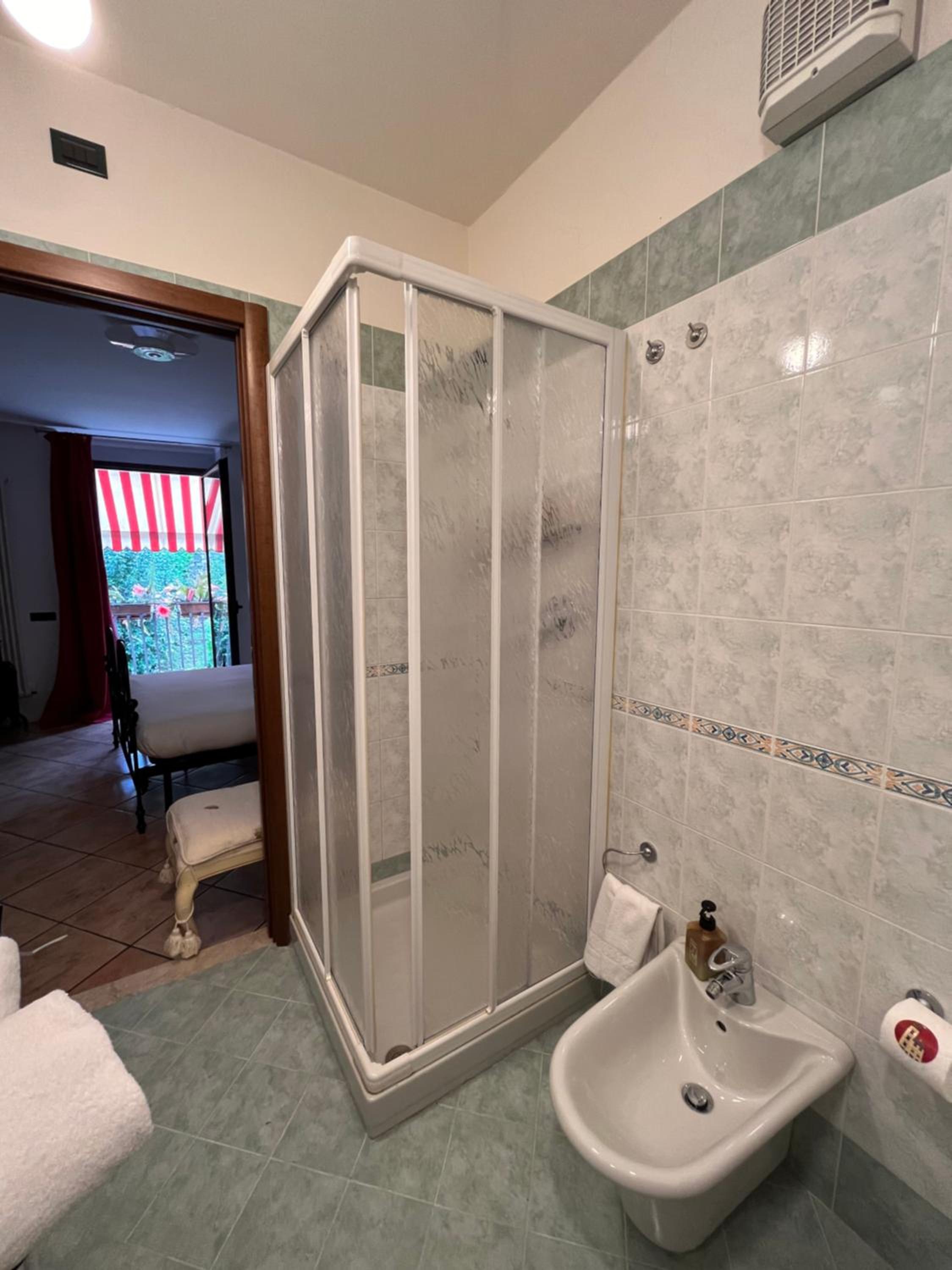 Junior Suite with Lake and Castle View - Photo 8