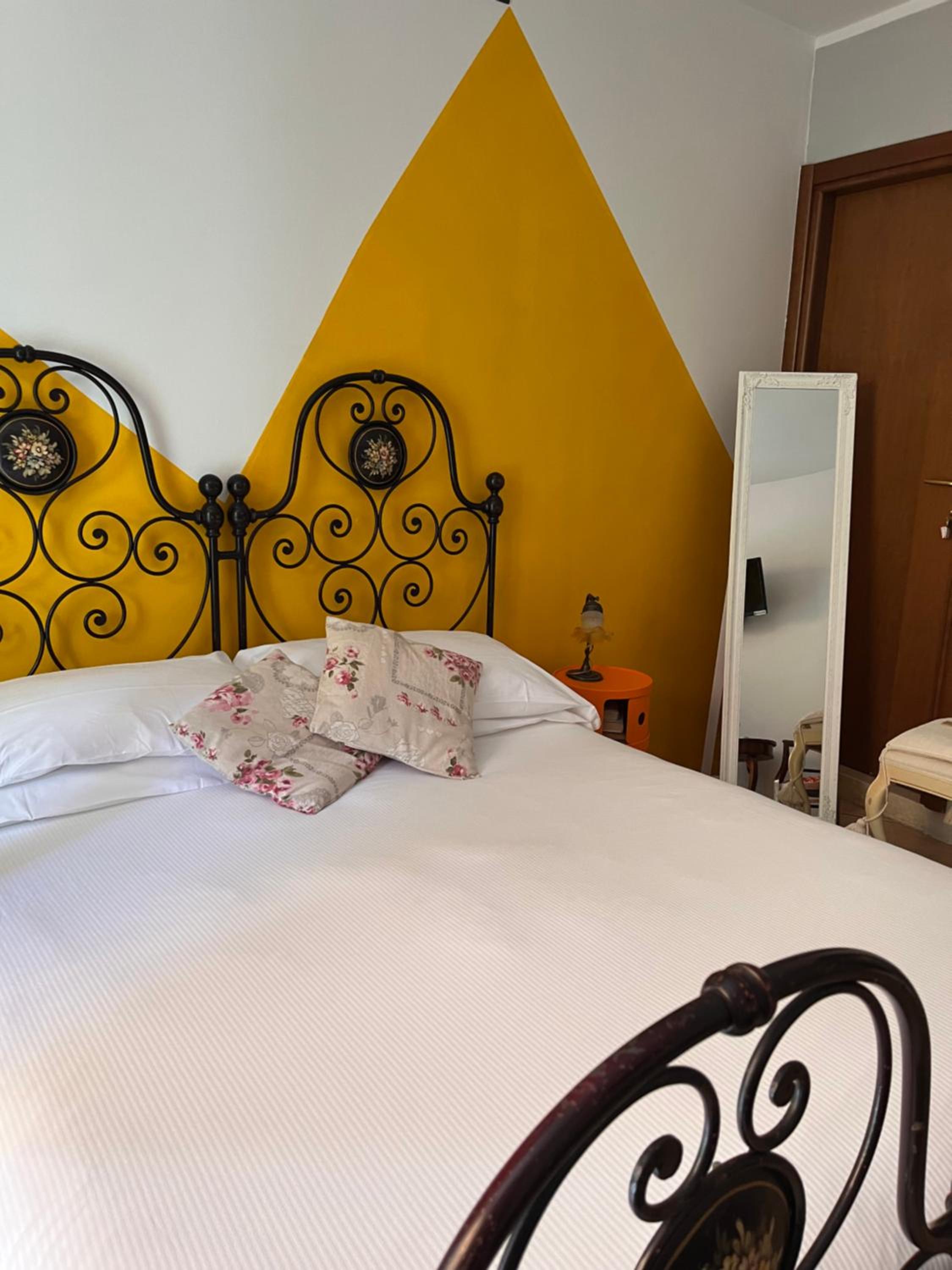 Junior Suite with Lake and Castle View - Photo 12