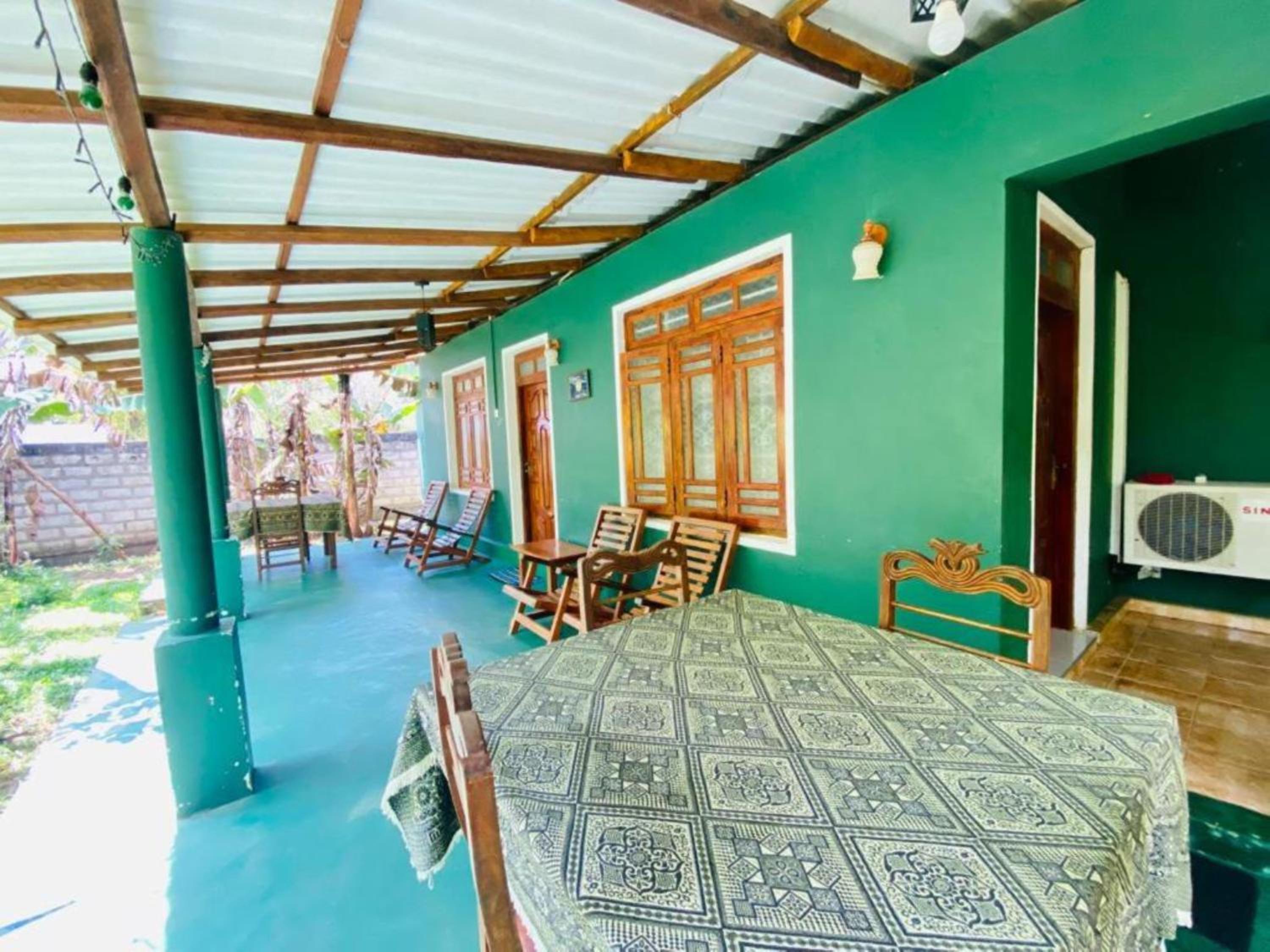 Deluxe Double Room (2 Adults + 1 Child) photo 3