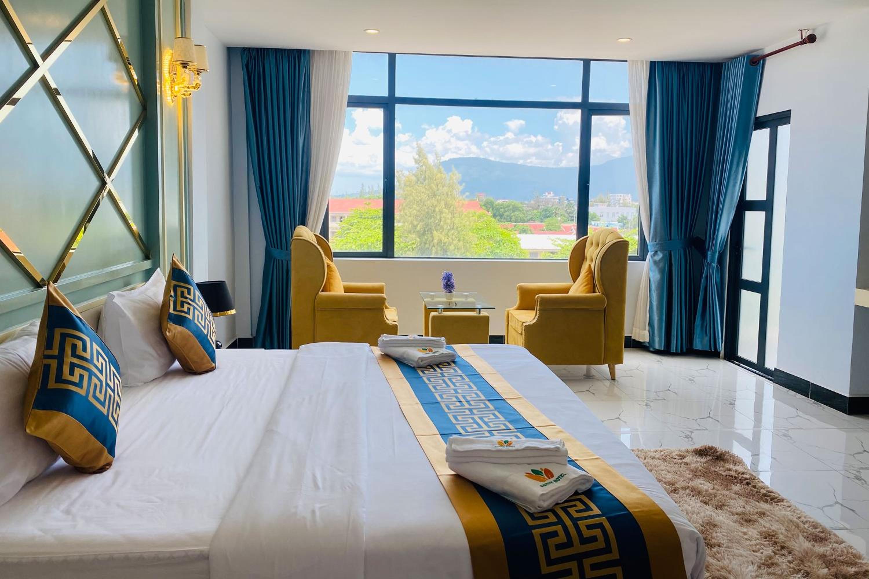Deluxe Double Room with Balcony photo 2