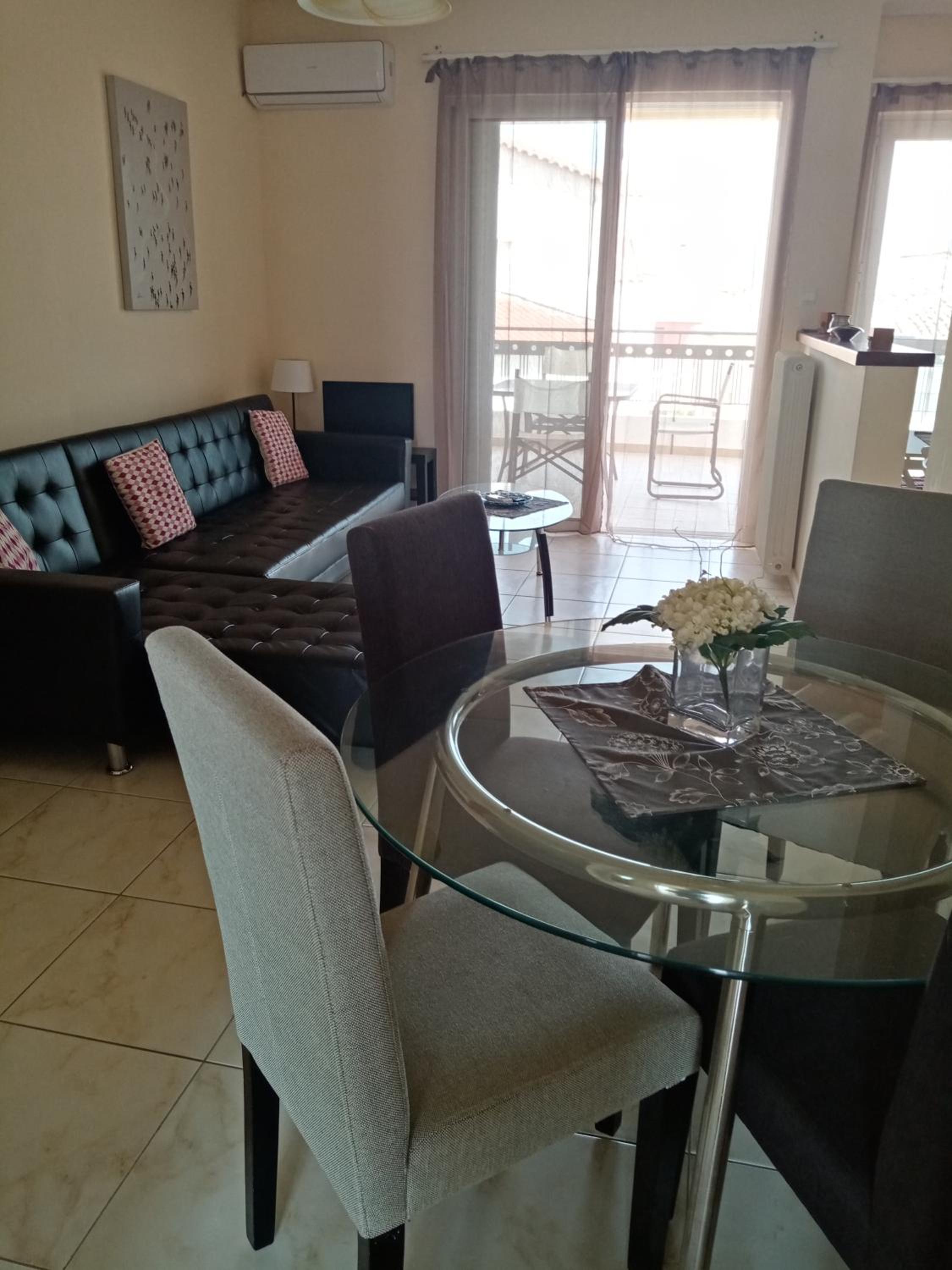 One-Bedroom Apartment - City View