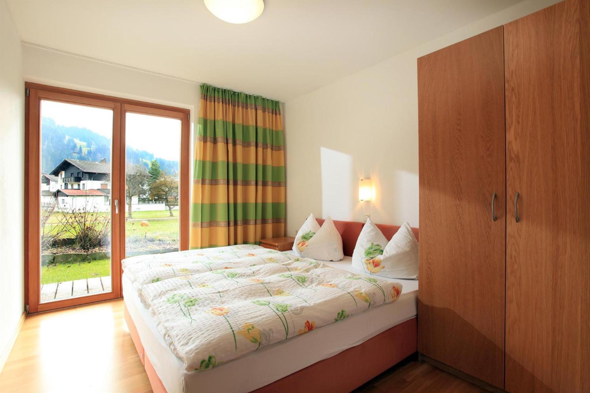 Three-Bedroom Apartment with Bathroom photo 1