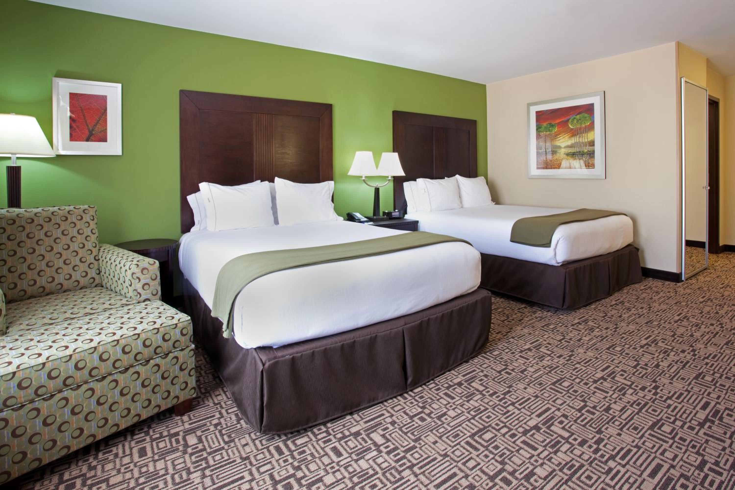 Standard Queen Room with Two Queen Beds - Photo 1