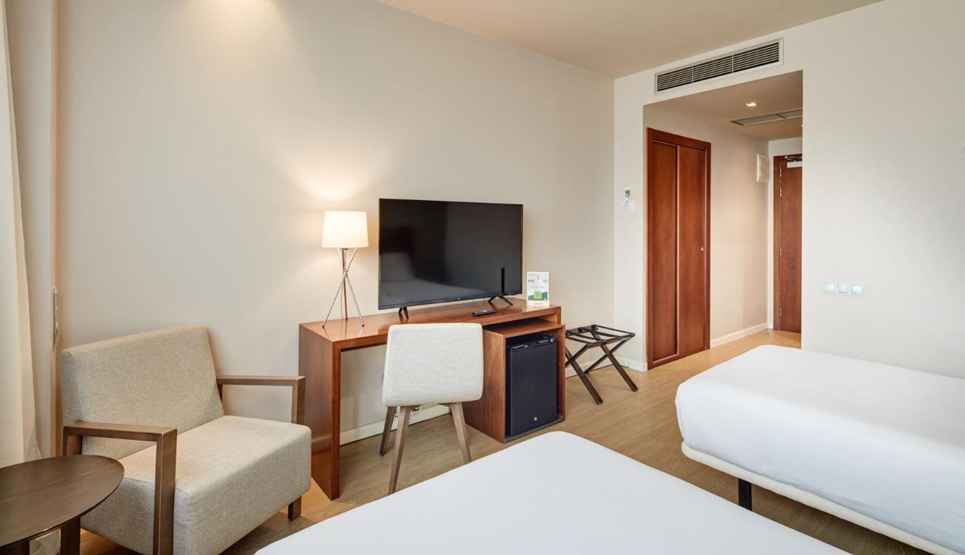 Room with Extra Bed - Photo 1