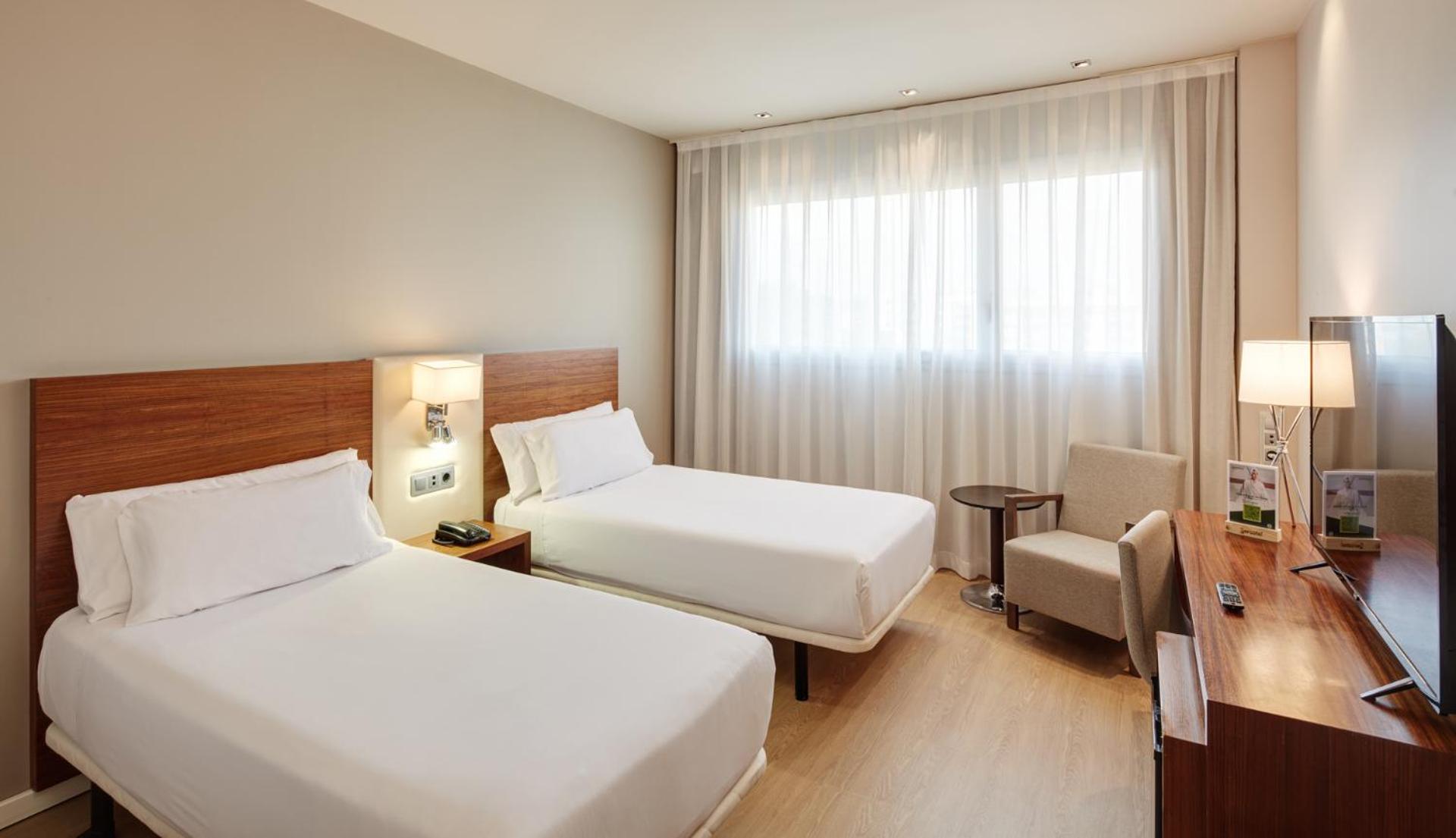 Double Room with Two Twin Beds - Photo 1
