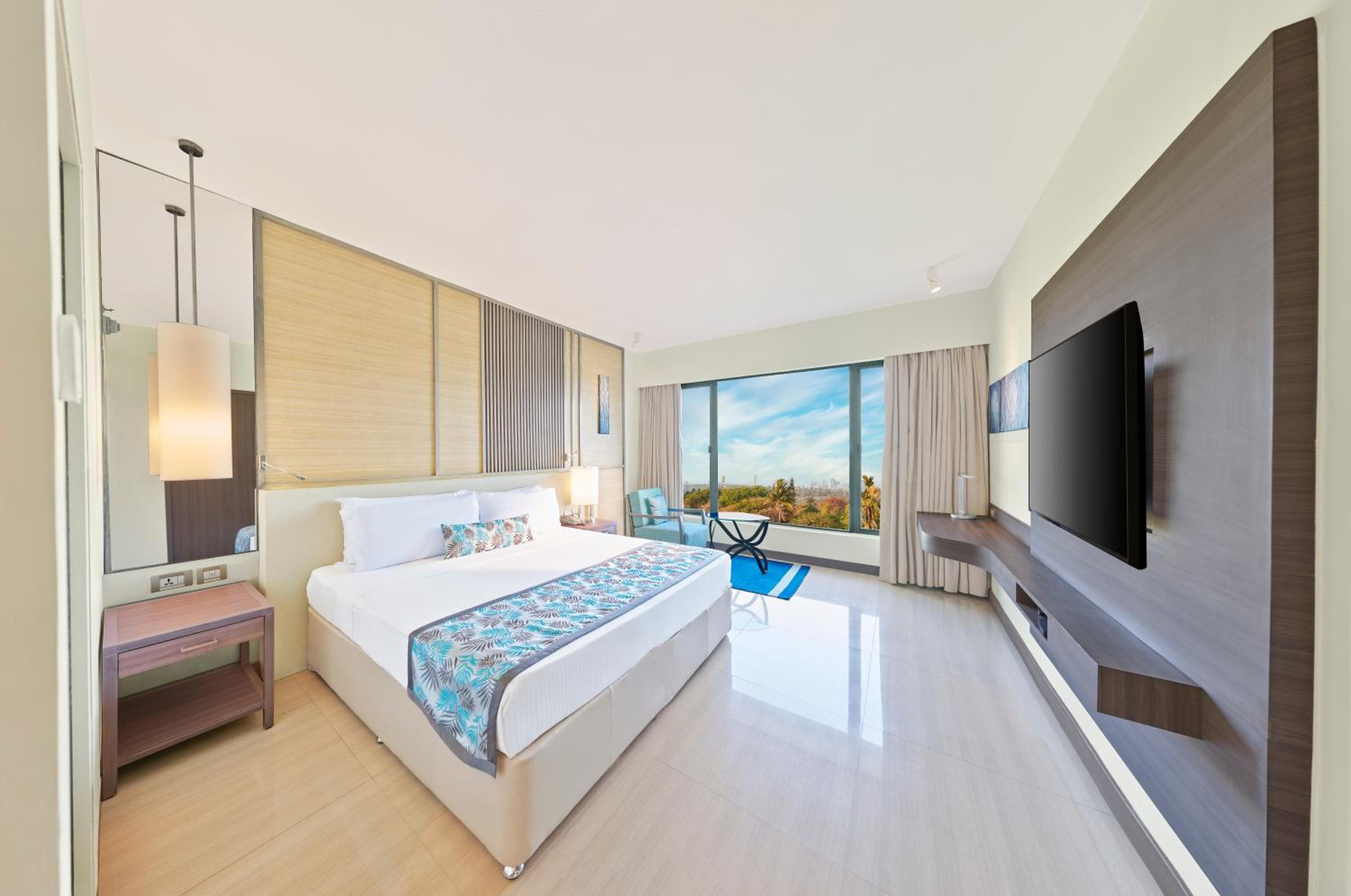Deluxe Room with Complimentary Hi-Tea and 10% discount on Food & Beverages Deluxe Room with Complimentary Hi-Tea and 10% discount on Food & Beverages