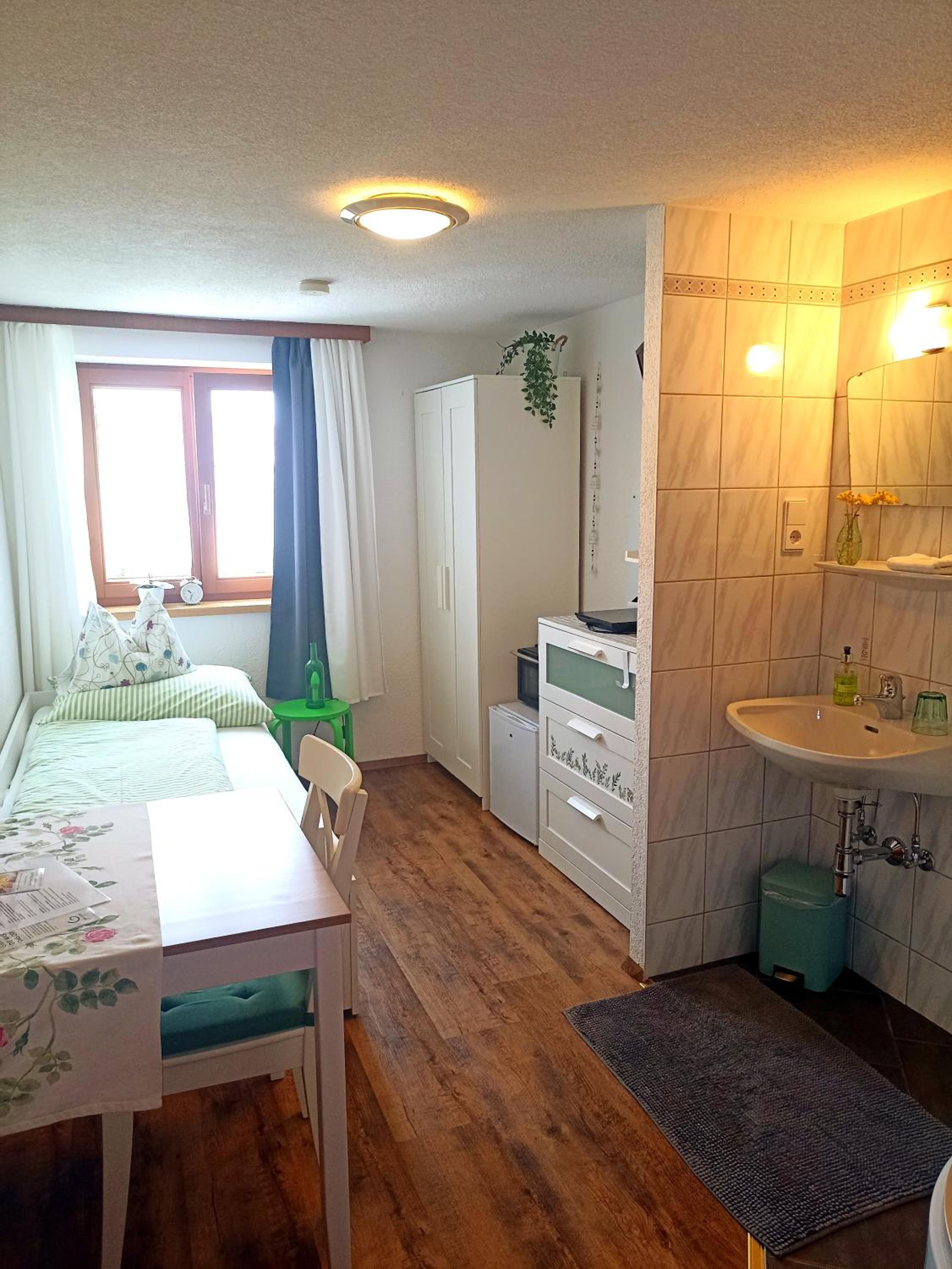 Single Room with Shower photo 1