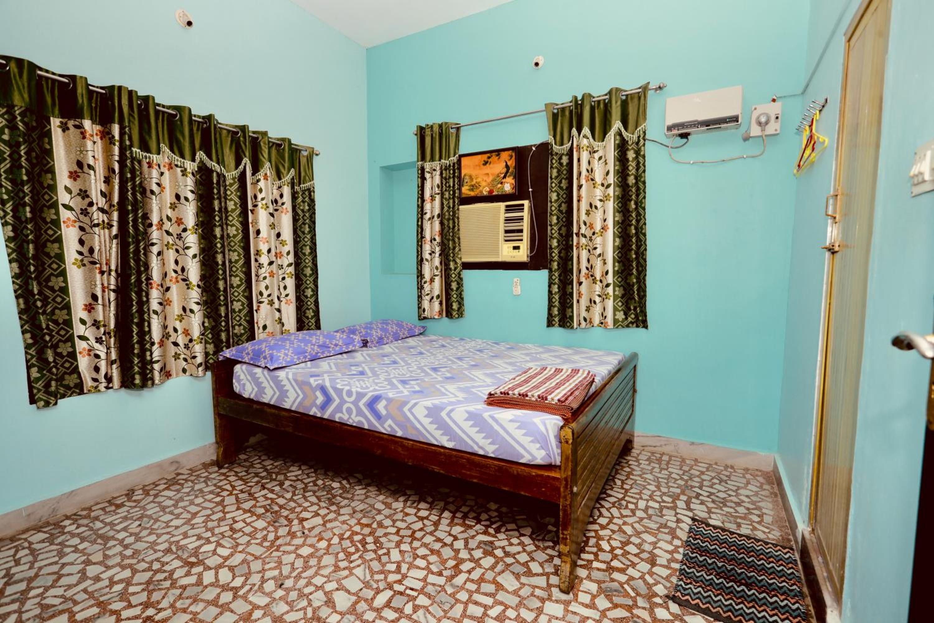 Two-Bedroom House photo 2