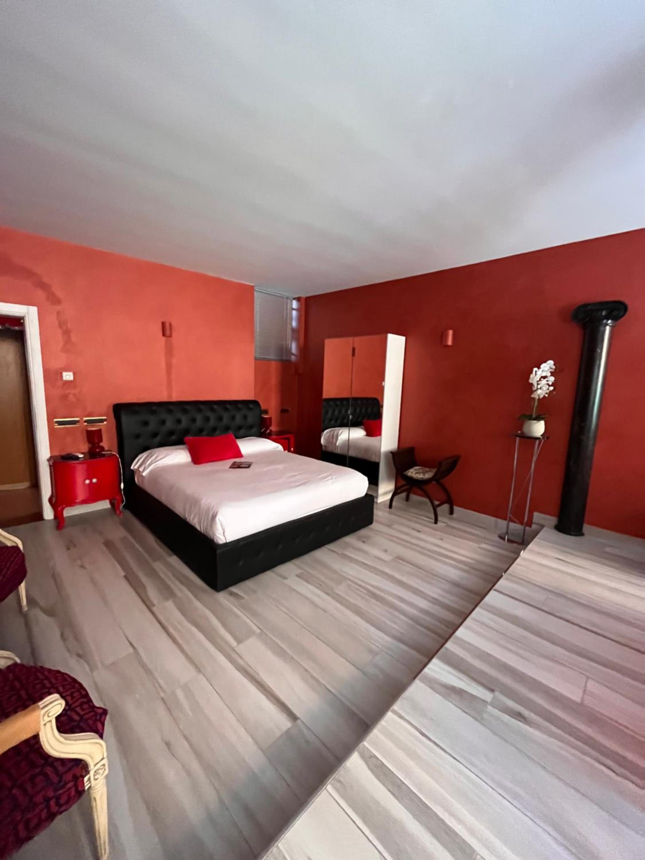 Luxury Suite with Spa Bath - Photo 1