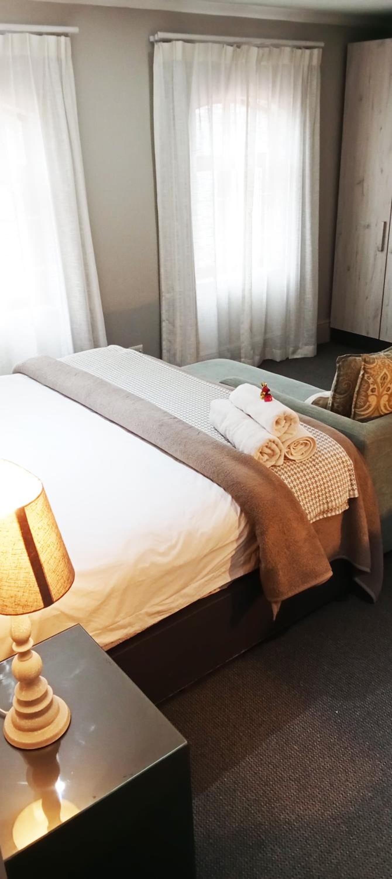 Deluxe King Suite