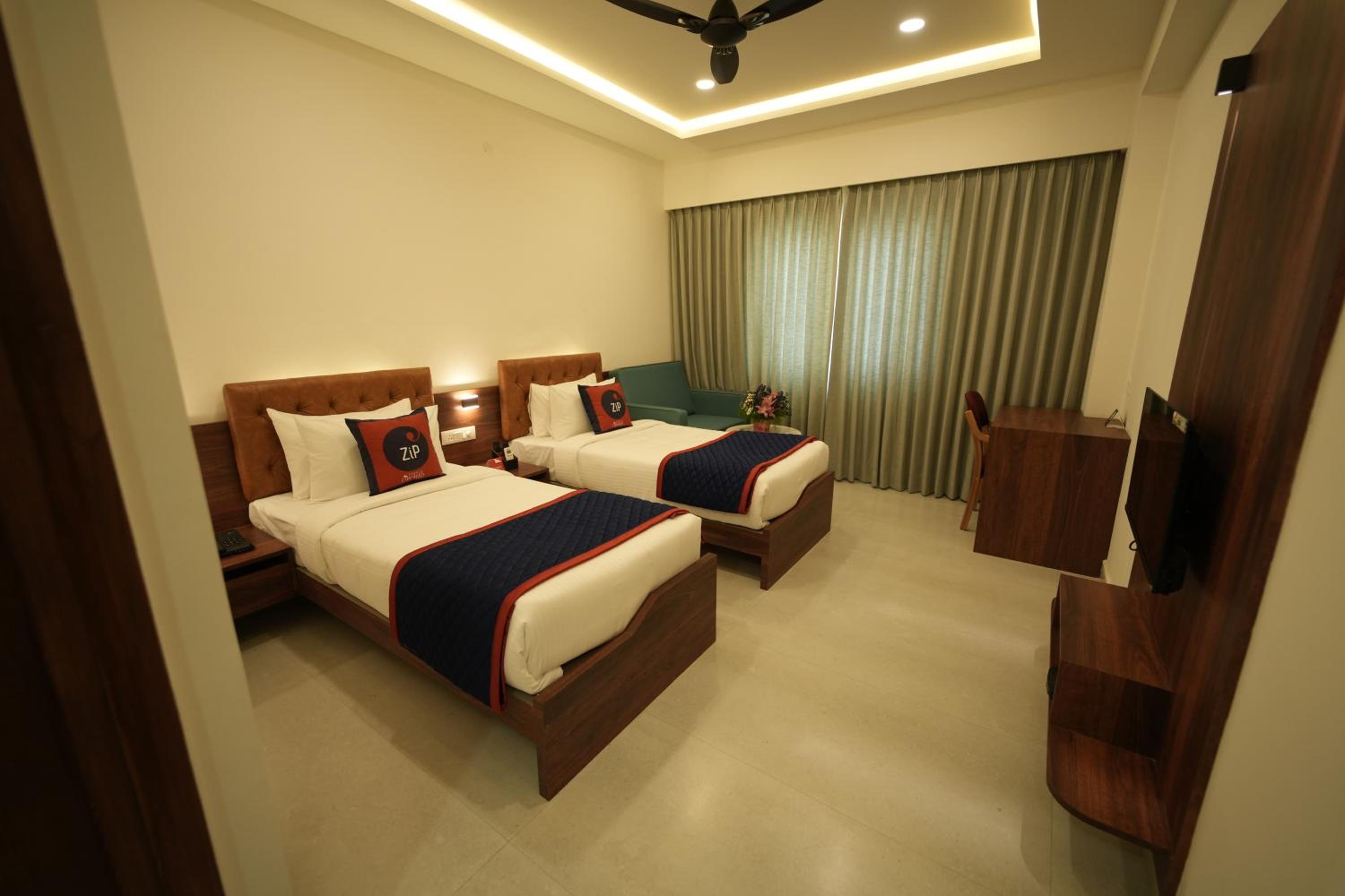 Superior Twin Room - Photo 4