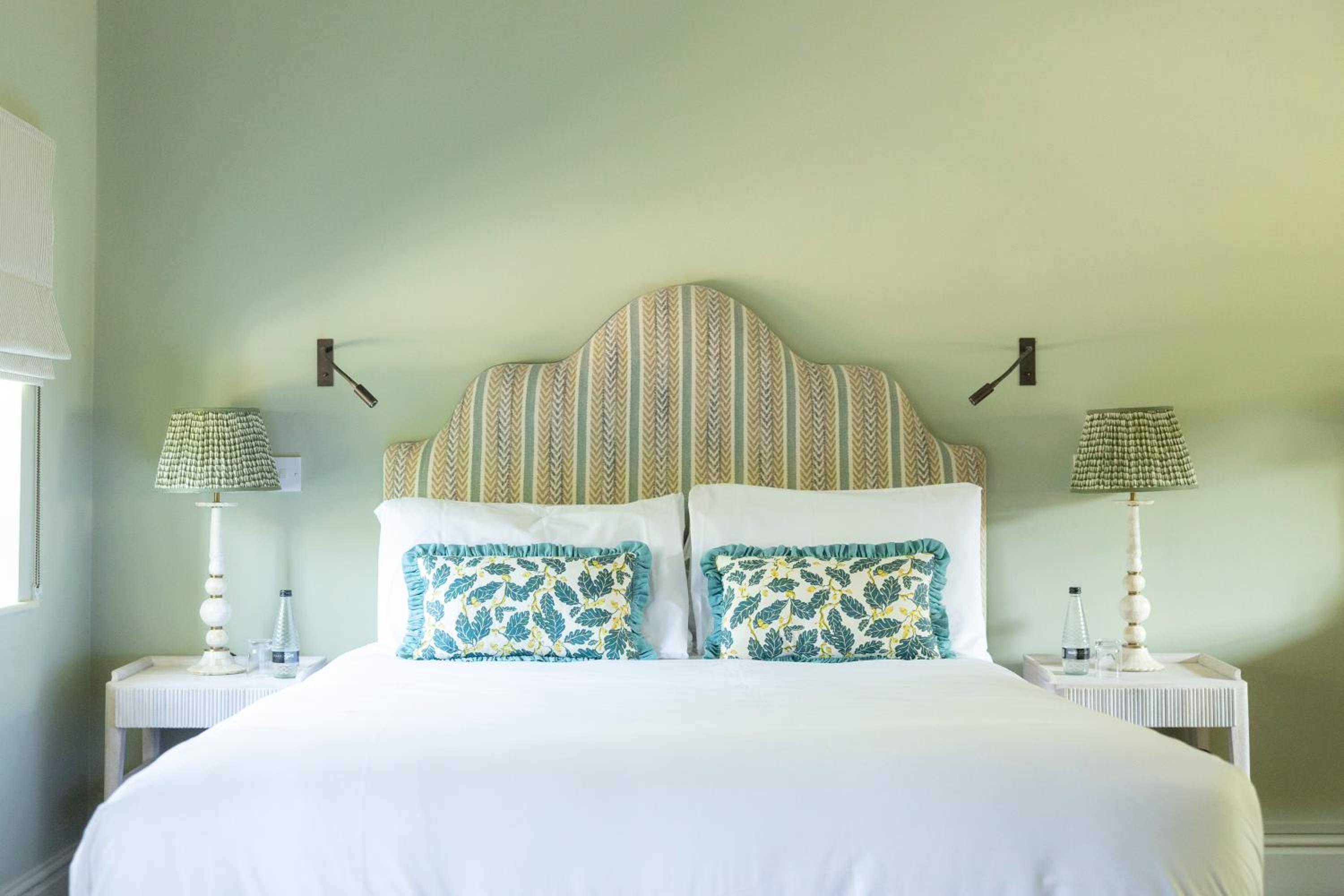 Royal Room - Photo 11