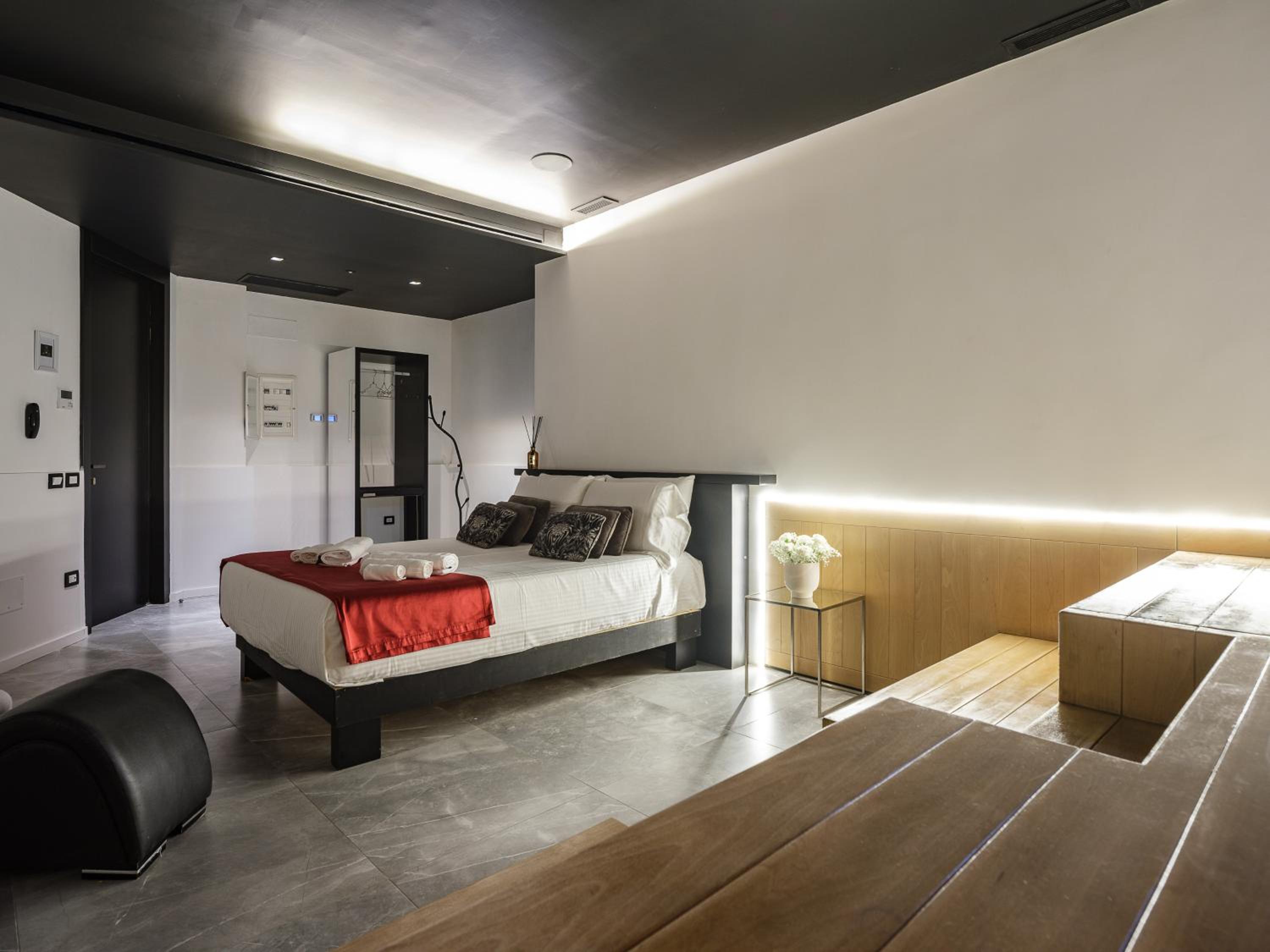 Queen Room with Spa Bath