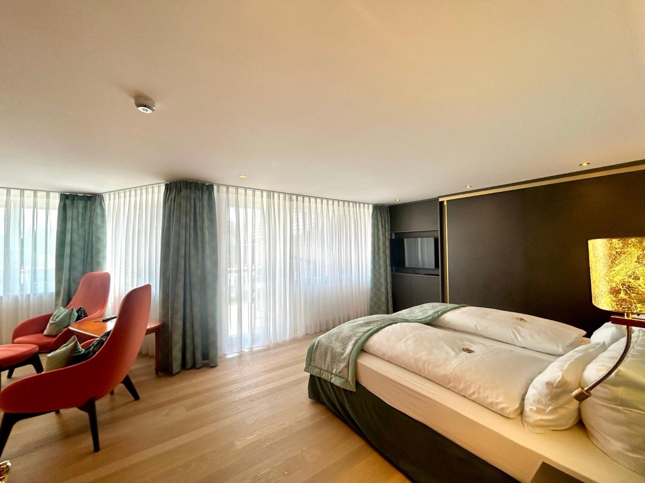 King Room with Mountain View photo 2