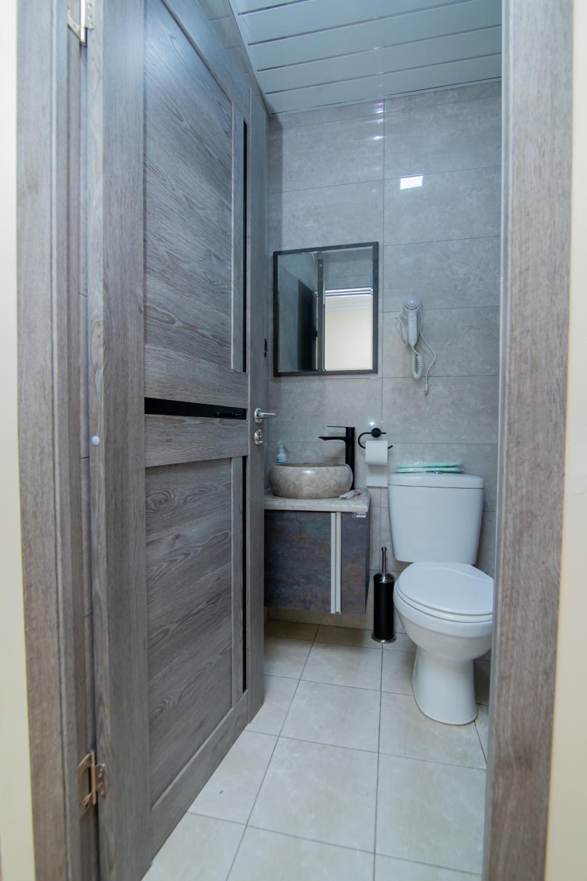 Budget Double Room photo 3