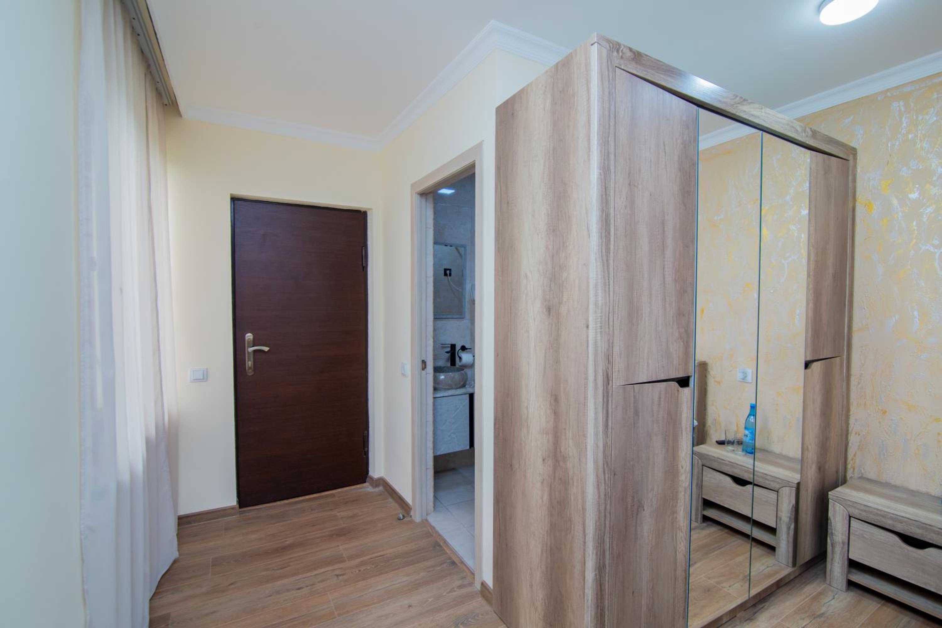 Budget Double Room photo 3