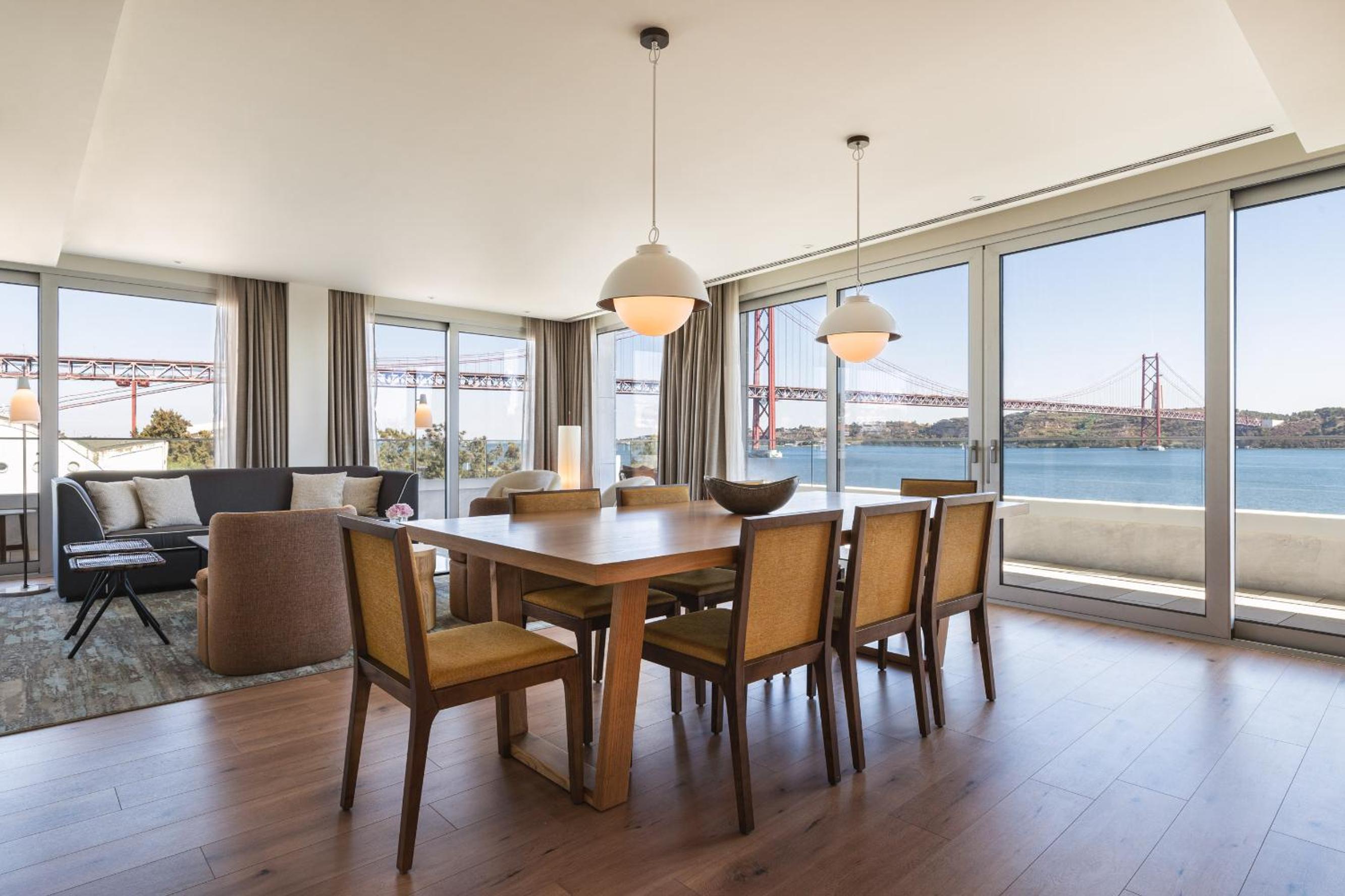 Three-Bedroom Apartment with River View - Photo 19
