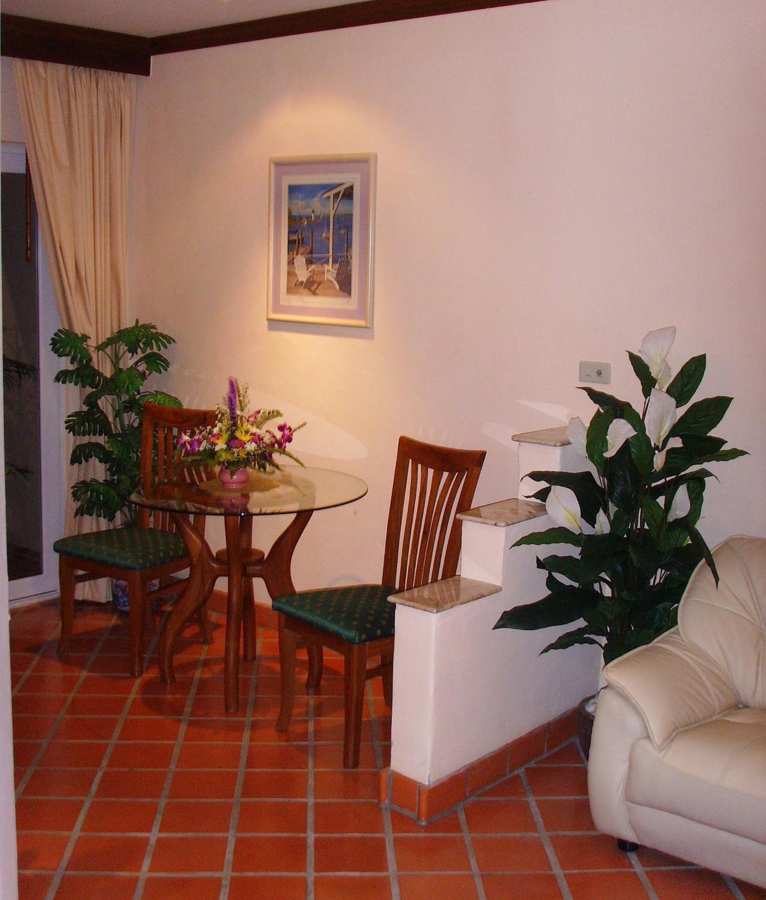Studio Suite - Photo 6