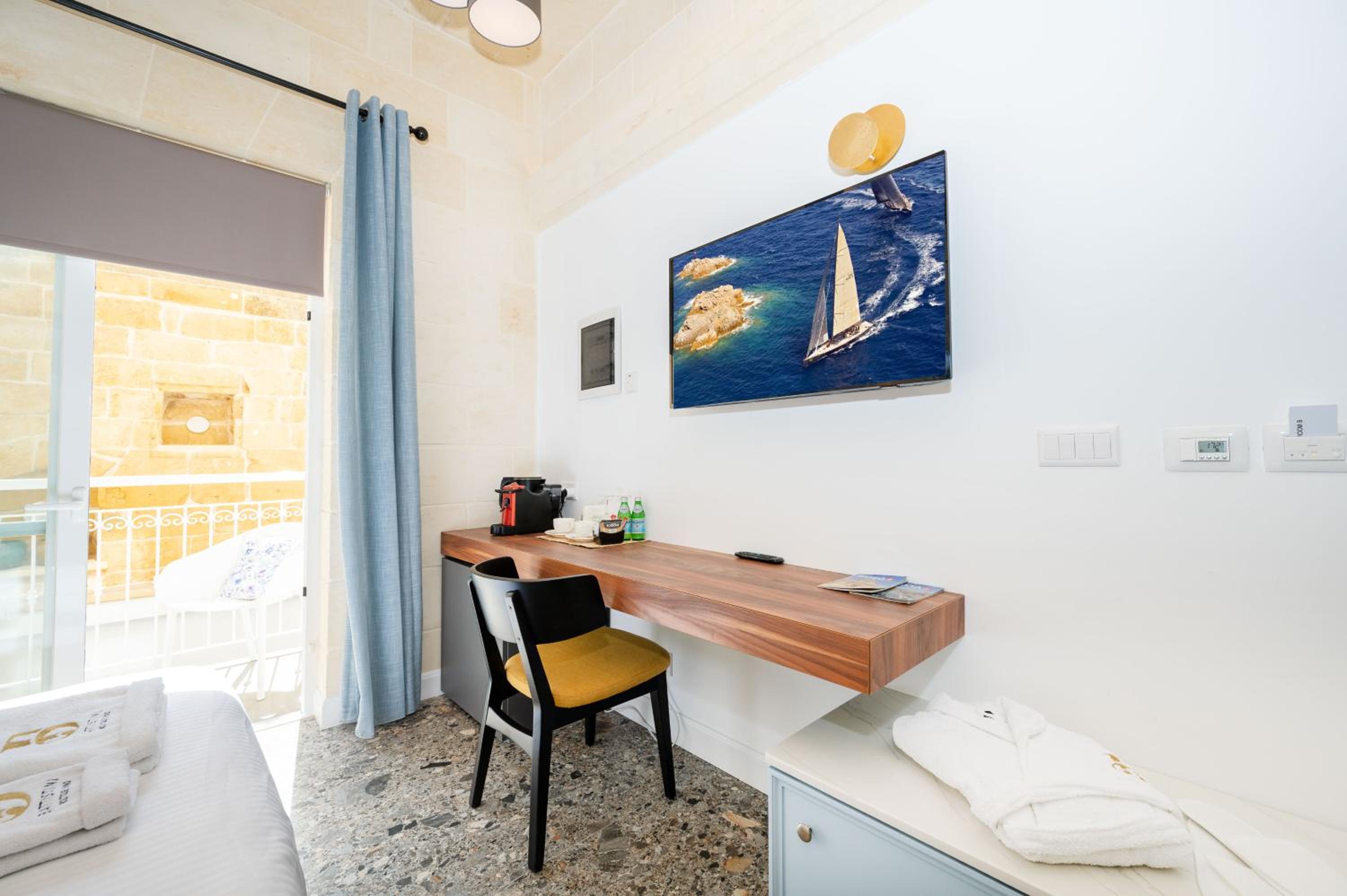 Deluxe Double Room with Balcony