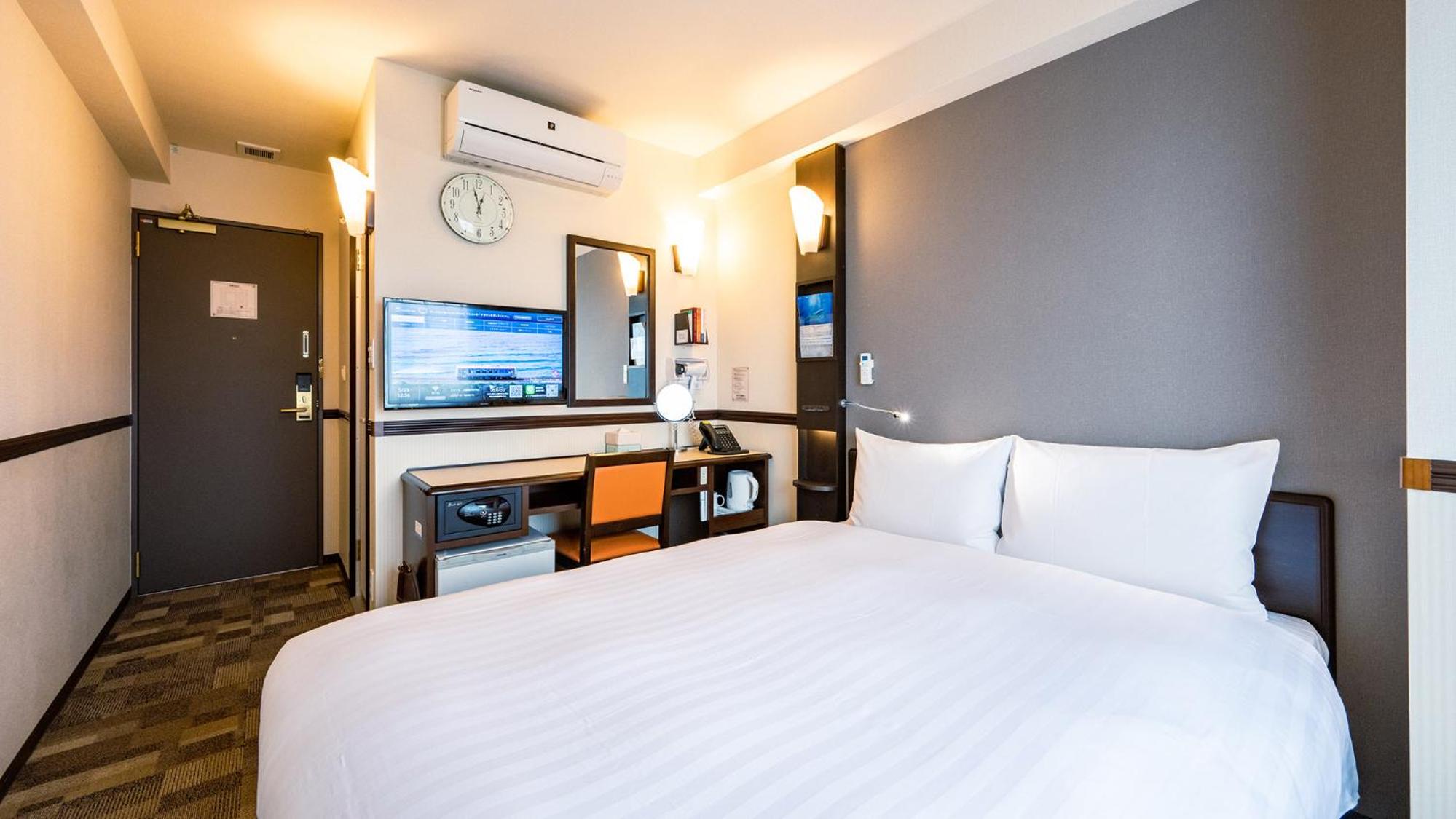 Double Room - Smoking - Photo 15