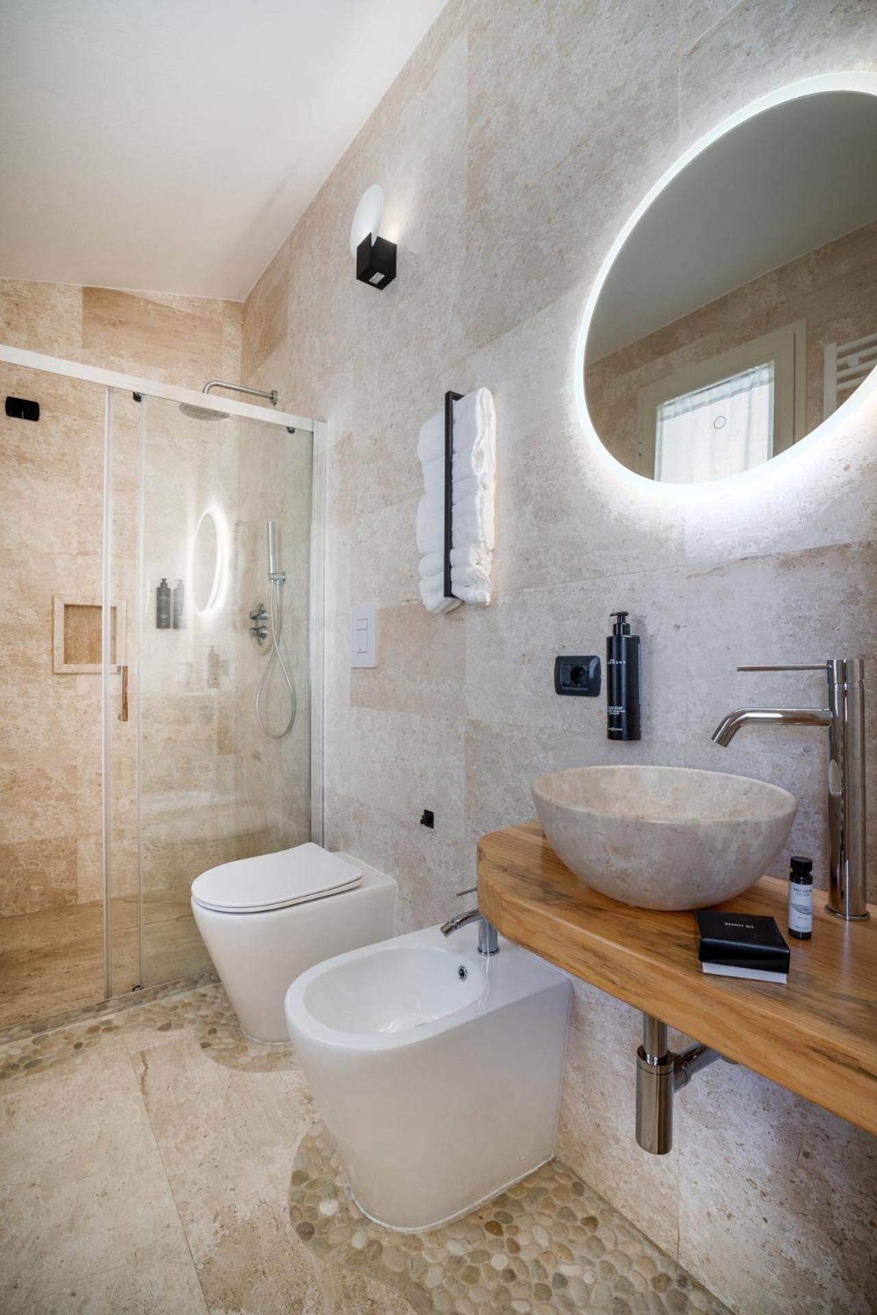 Double Room - Photo 4