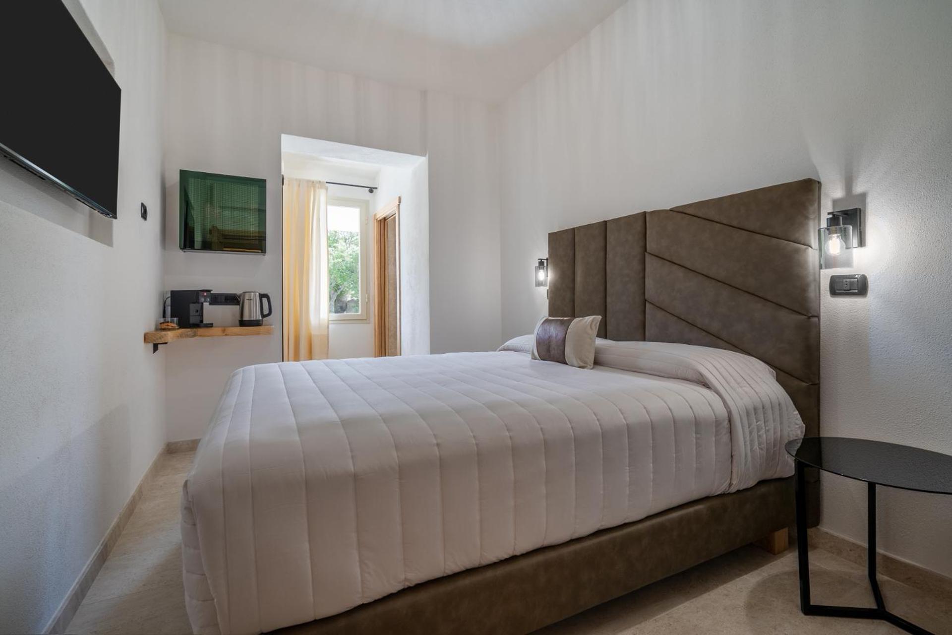 Double Room - Photo 5