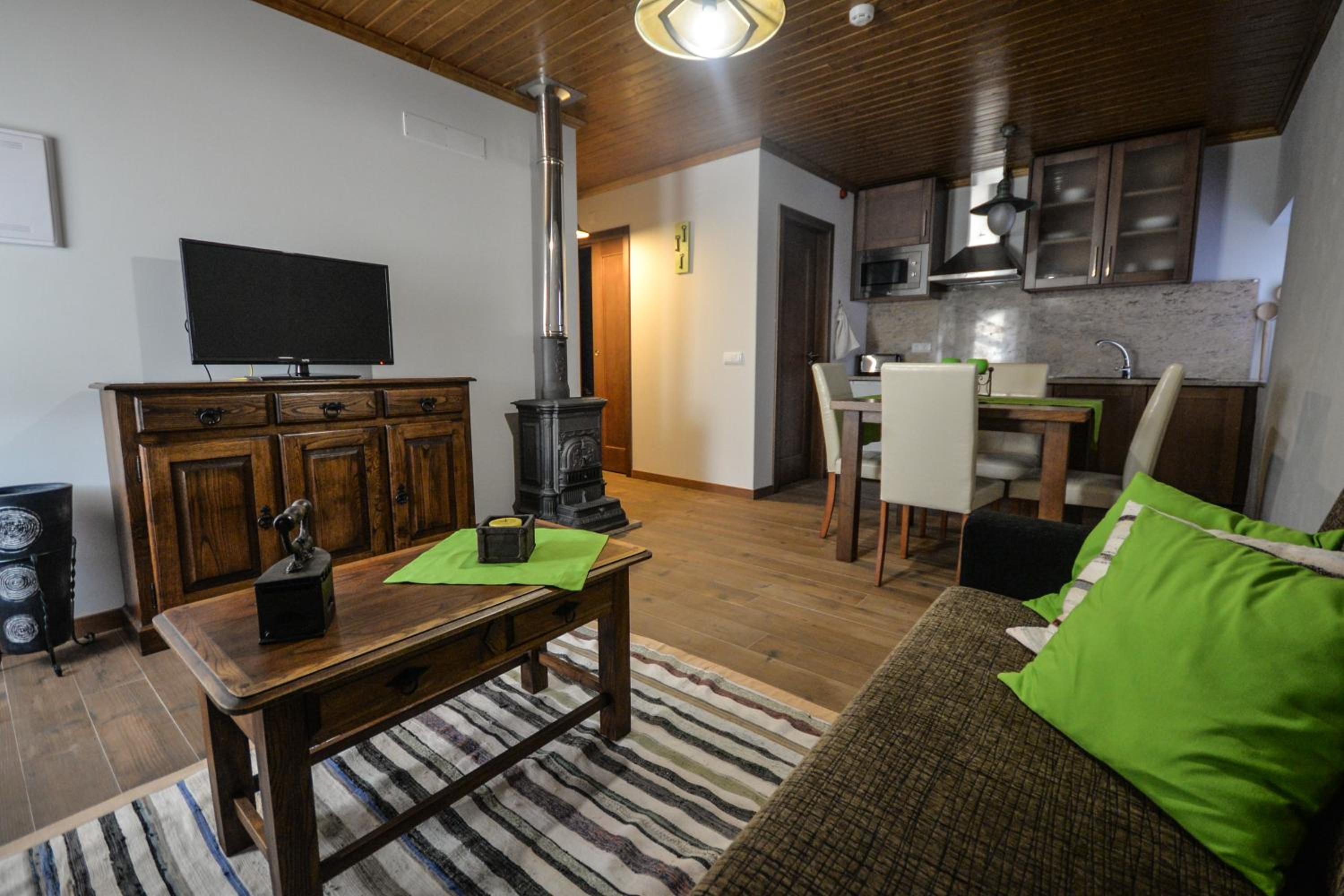 One-Bedroom House photo 1