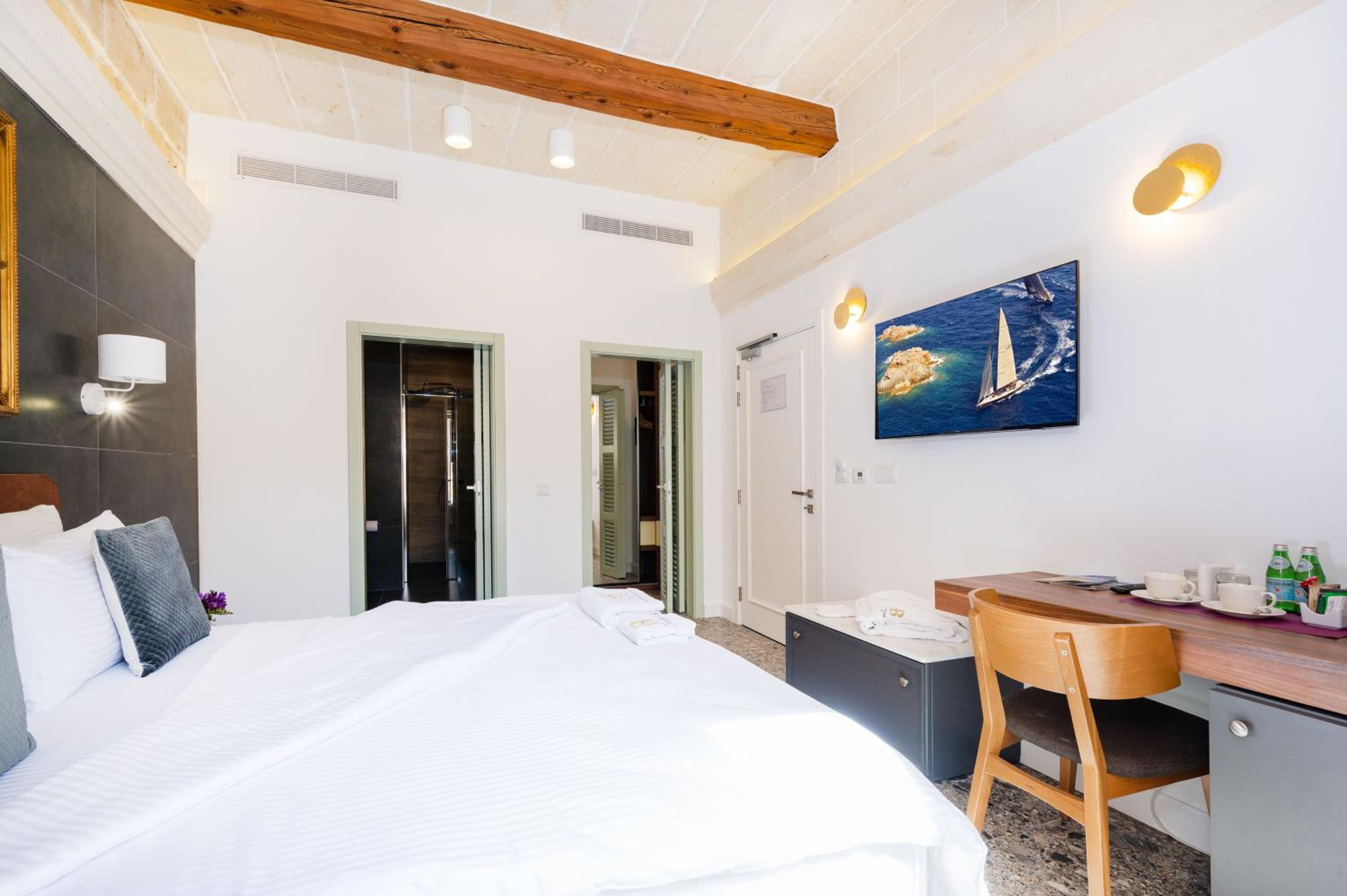 Business Double Room with Gym Access - Photo 10