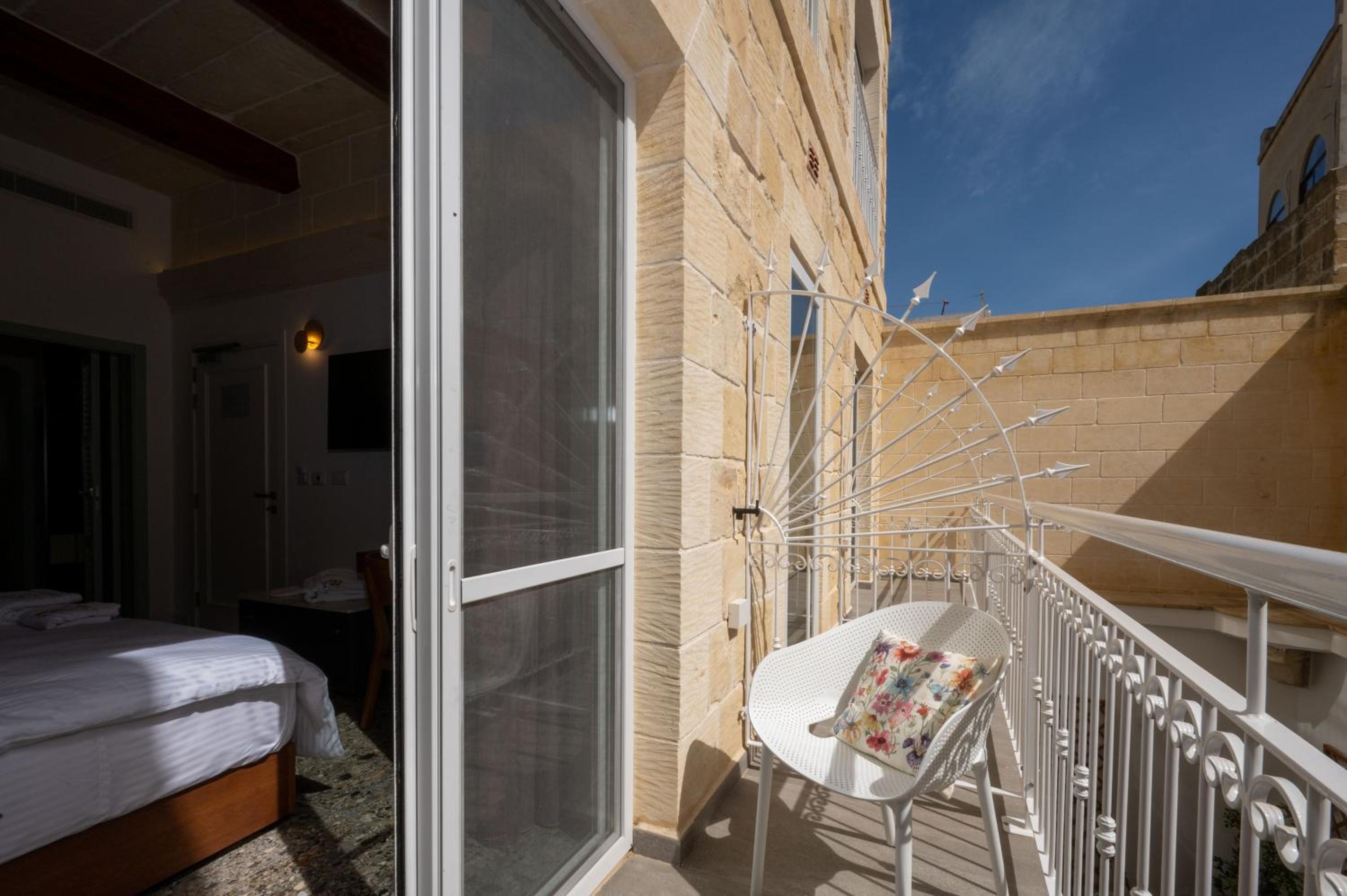 Business Double Room with Gym Access - Photo 9