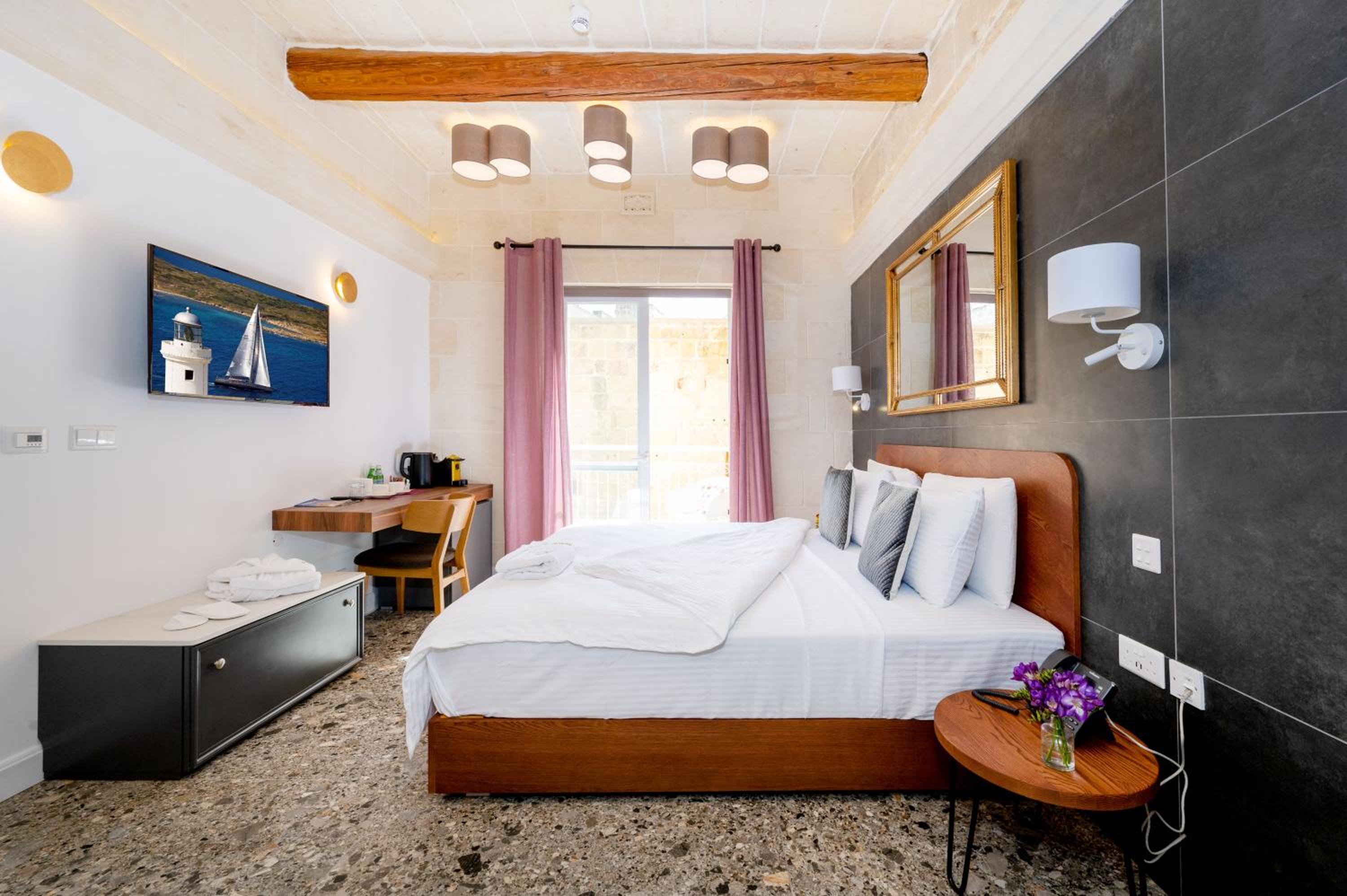 Business Double Room with Gym Access - Photo 5