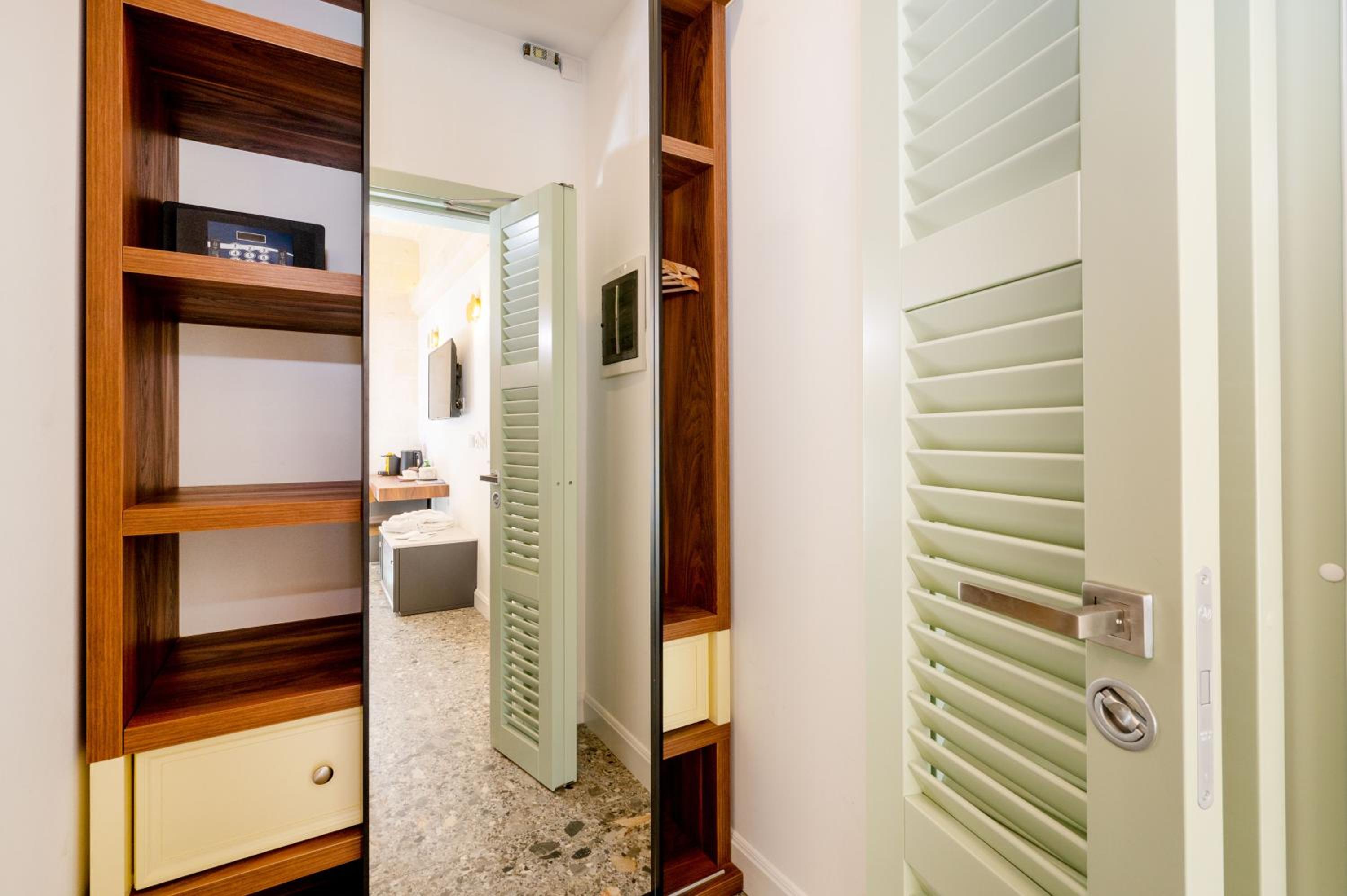 Business Double Room with Gym Access - Photo 4