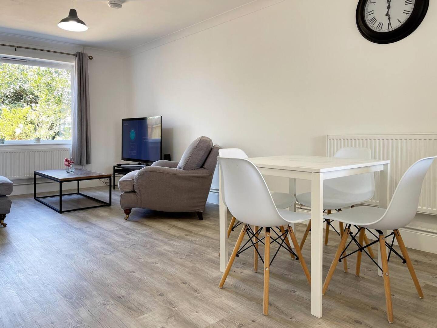 Two-Bedroom House photo 2