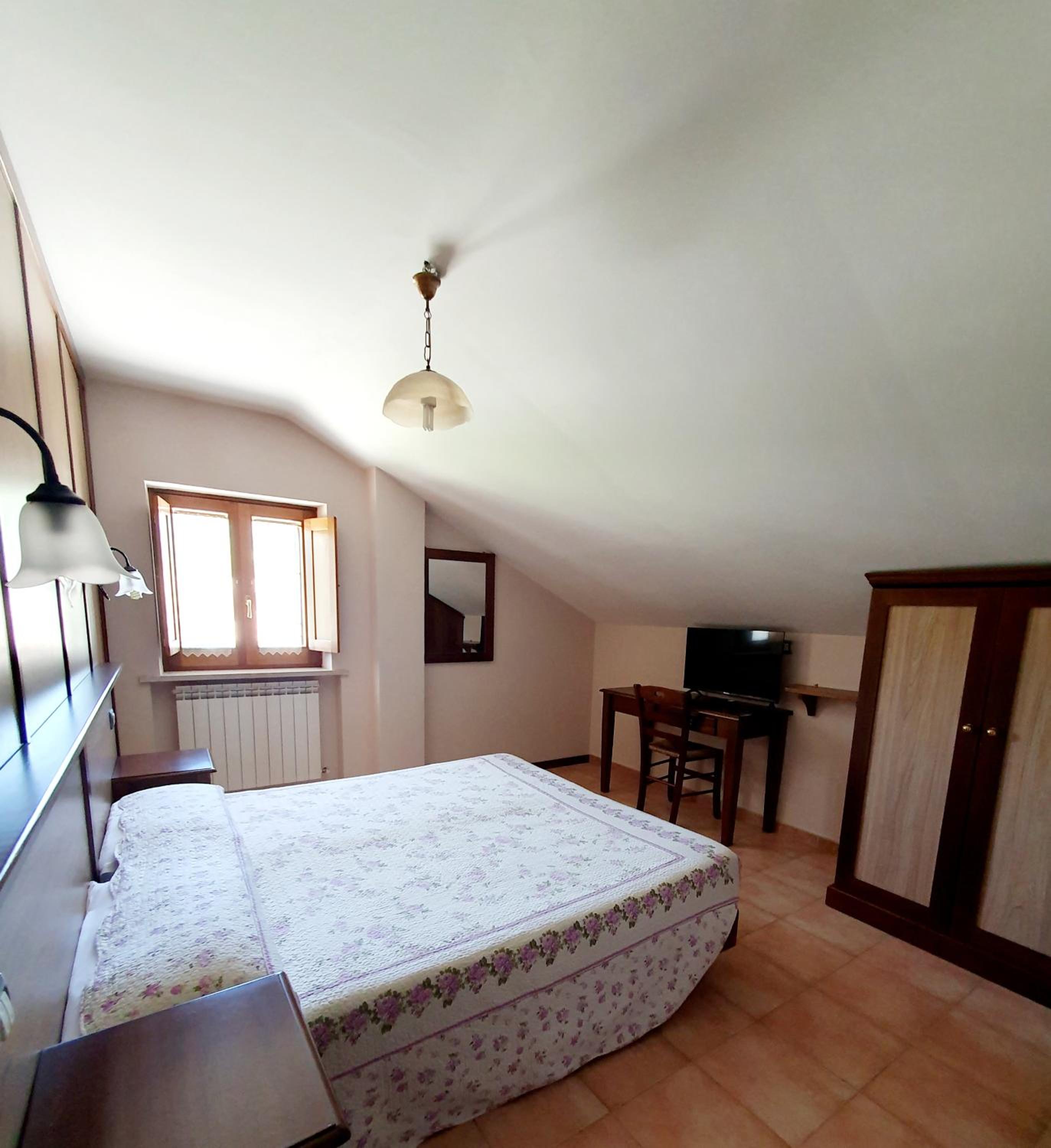 Economy Double Room photo 3