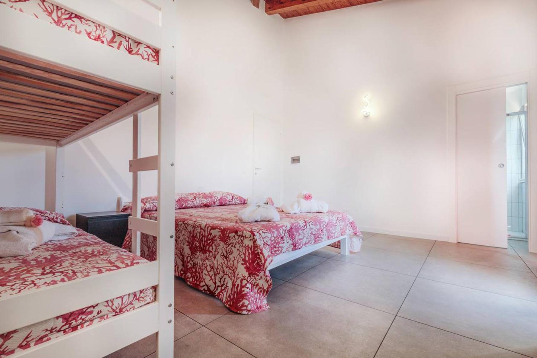 Quadruple Room with Balcony photo 1