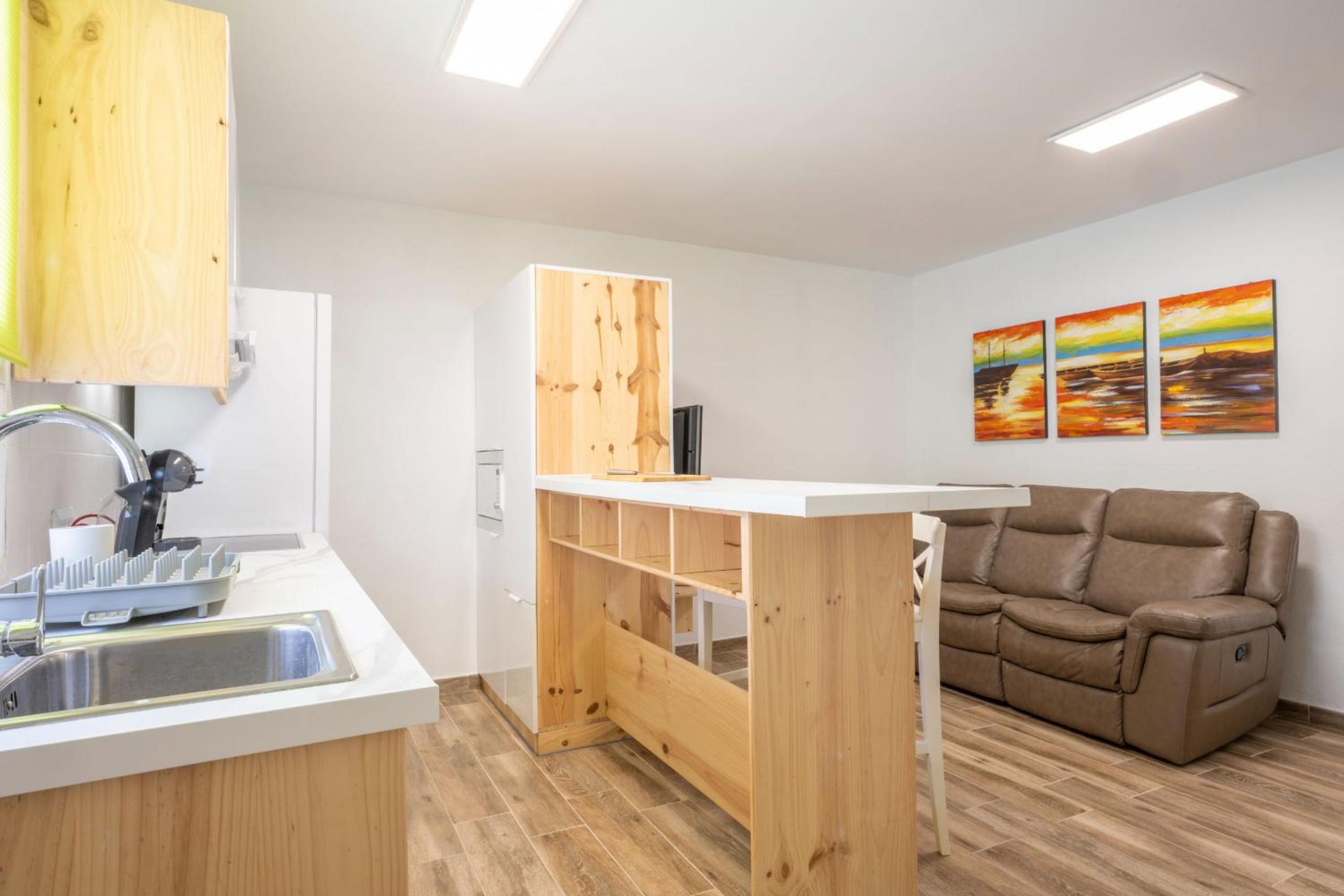 Apartment with Terrace photo 3