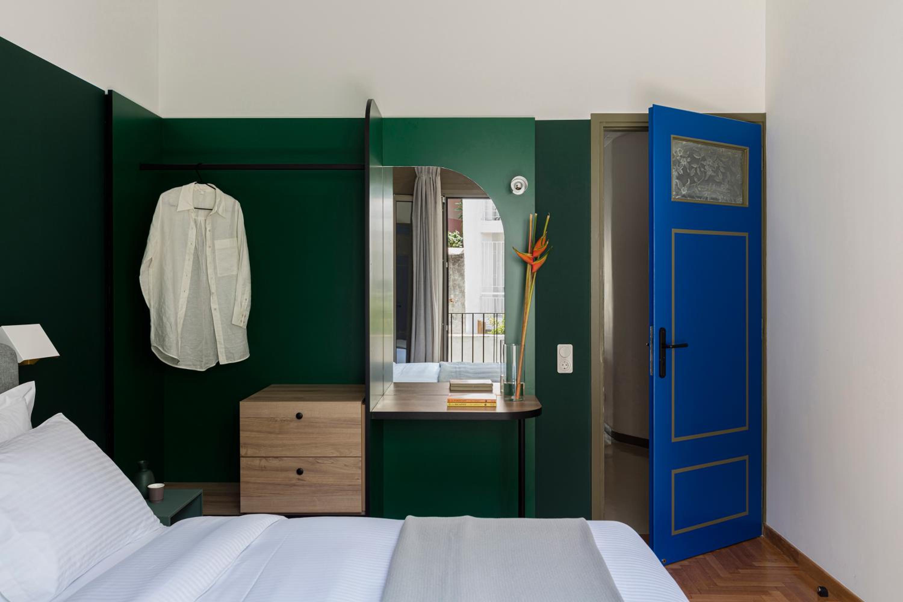 One-Bedroom Apartment photo 2