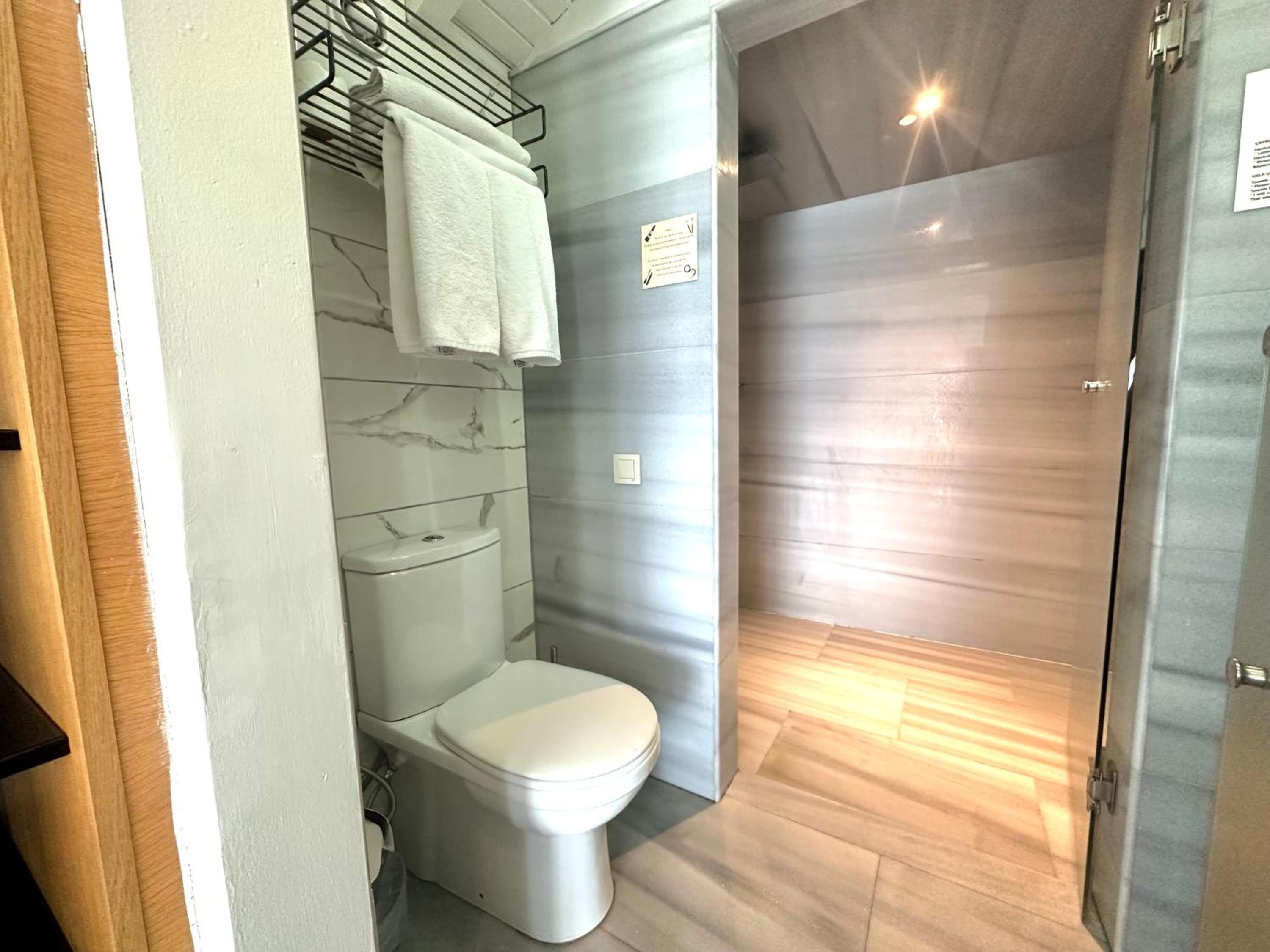 Junior Suite with City View photo 3