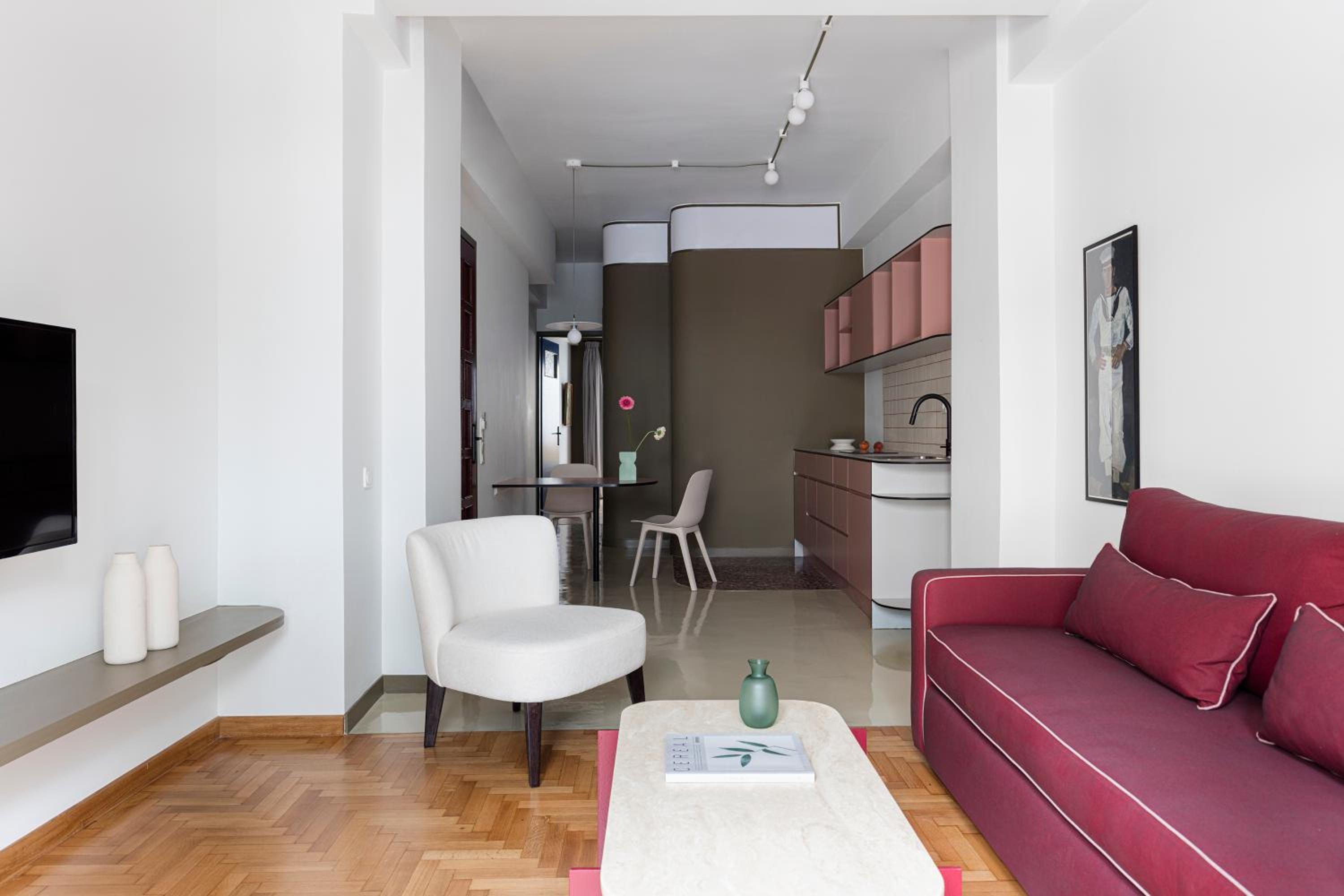 One-Bedroom Apartment photo 1