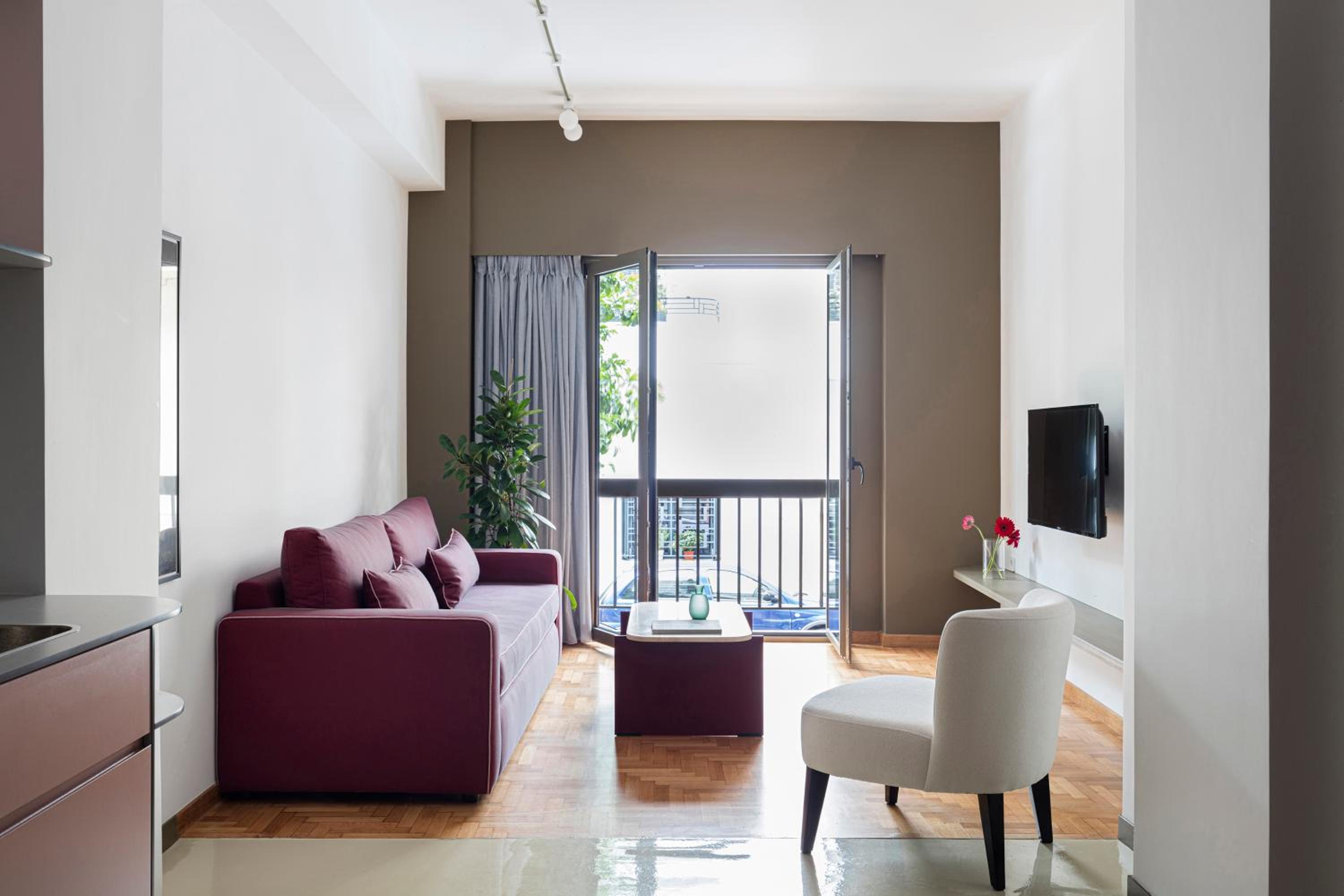 One-Bedroom Apartment photo 2