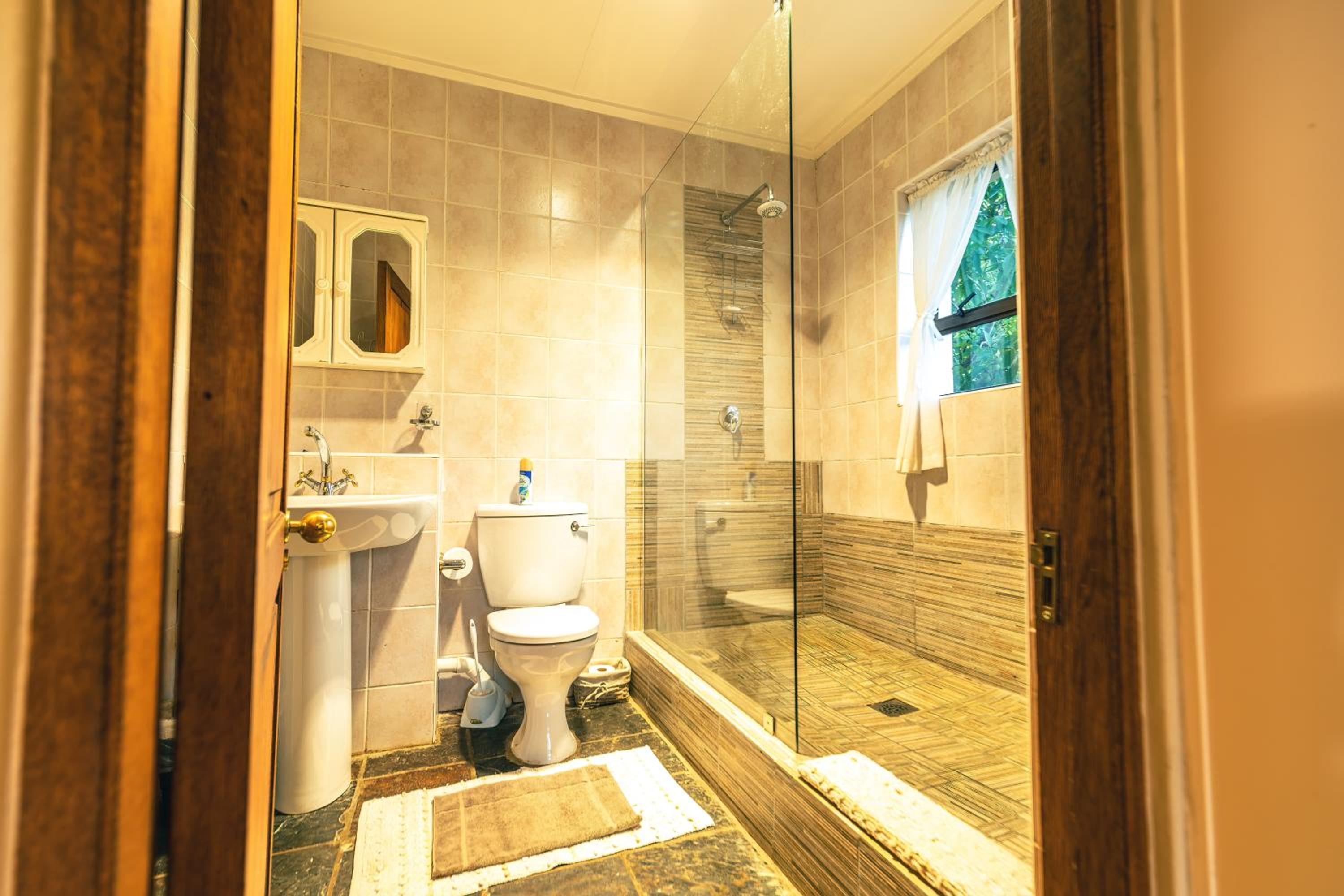Double Room with Mountain View - Photo 8