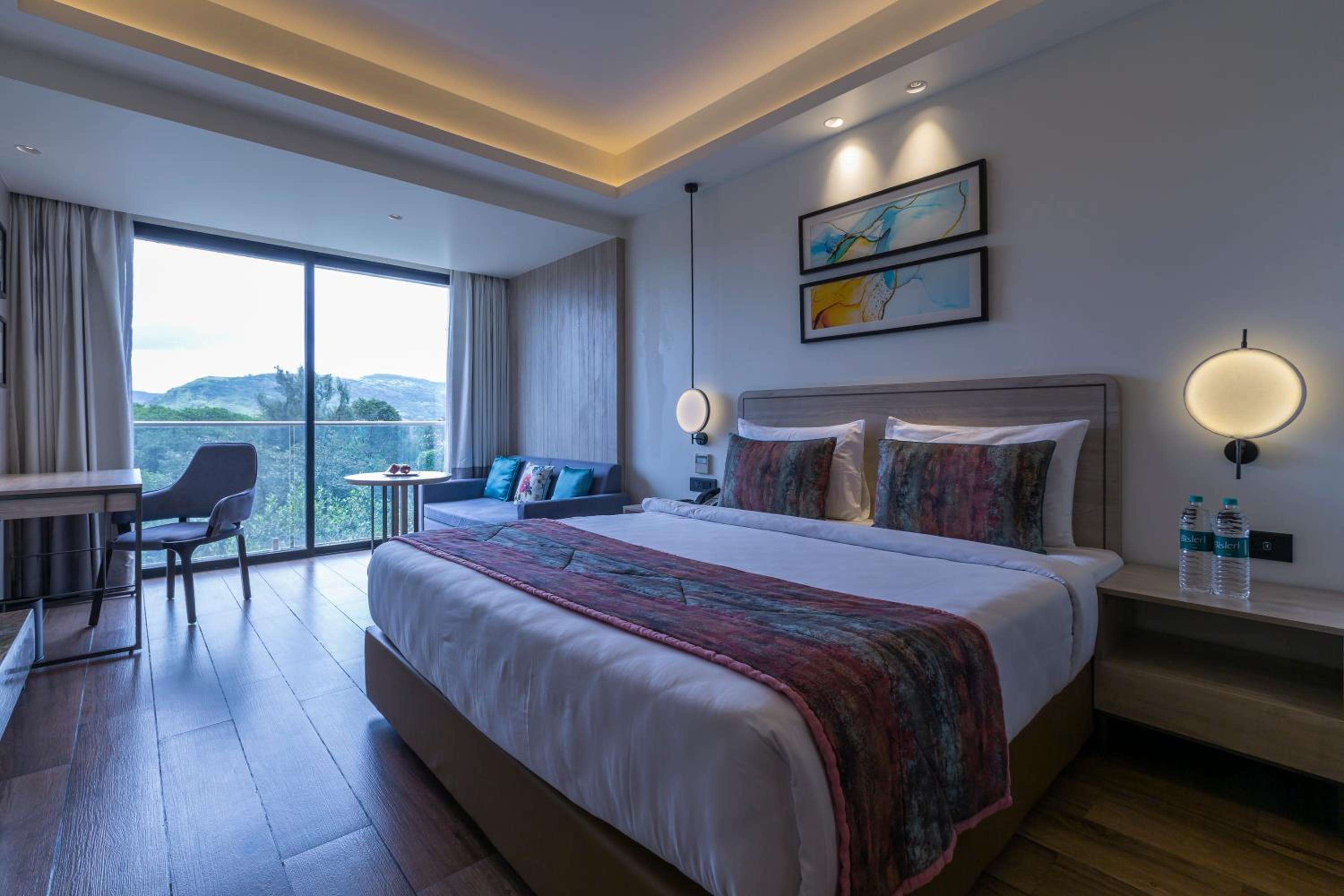 Deluxe Room with Mountain View
