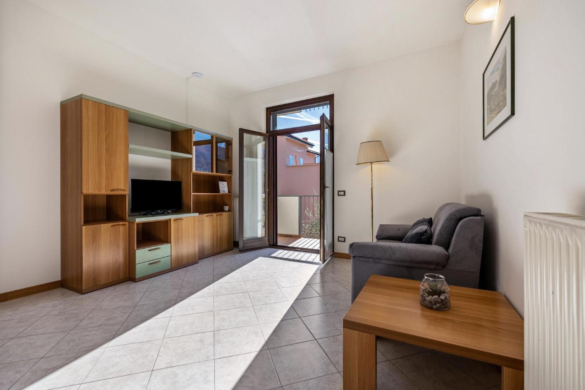 Apartment with Balcony photo 1