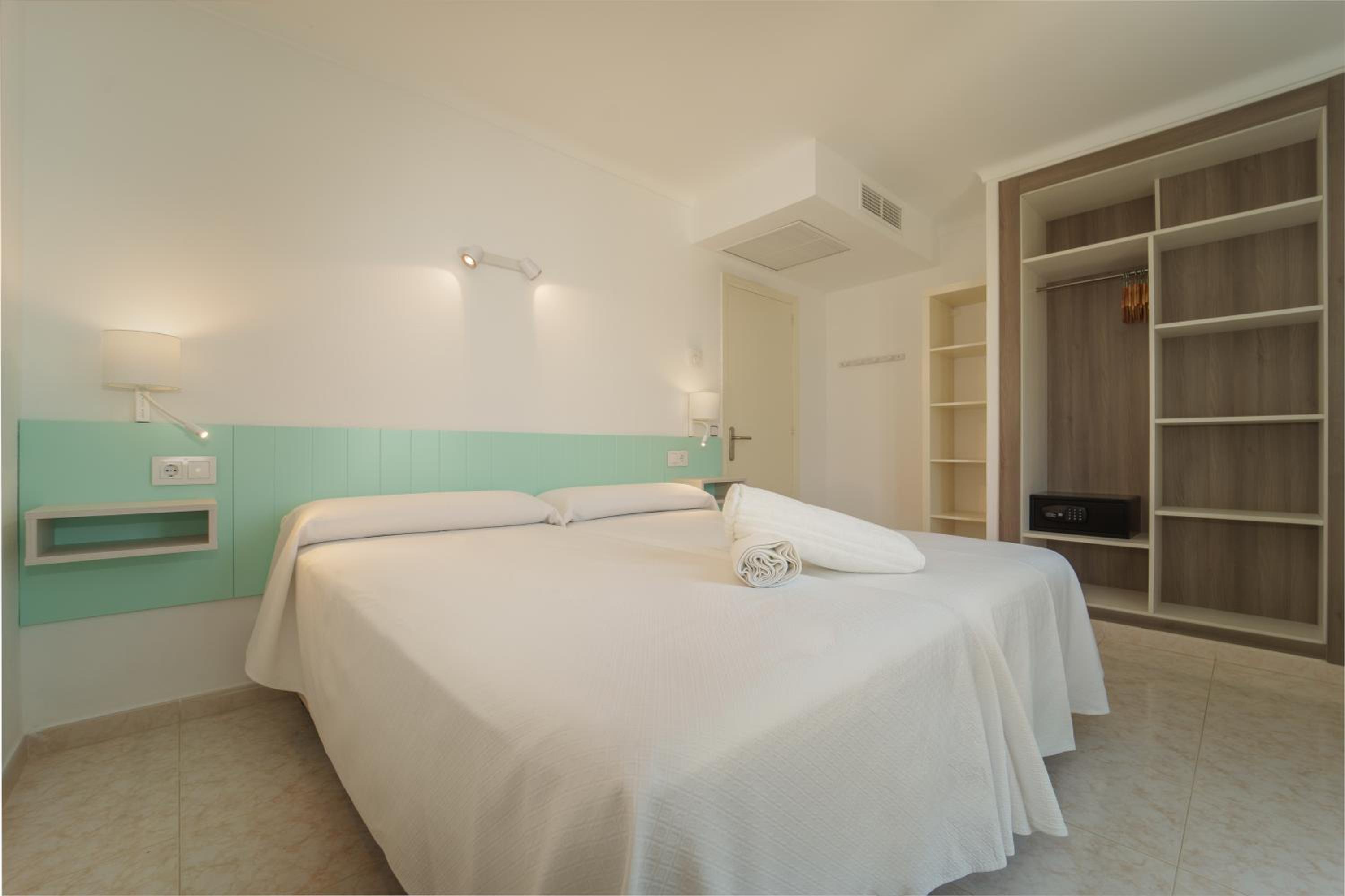 One-Bedroom Apartment thumbnail 6