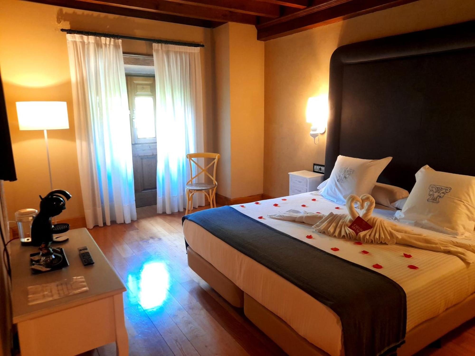 Habitación Doble con Bañera de Hidromasaje