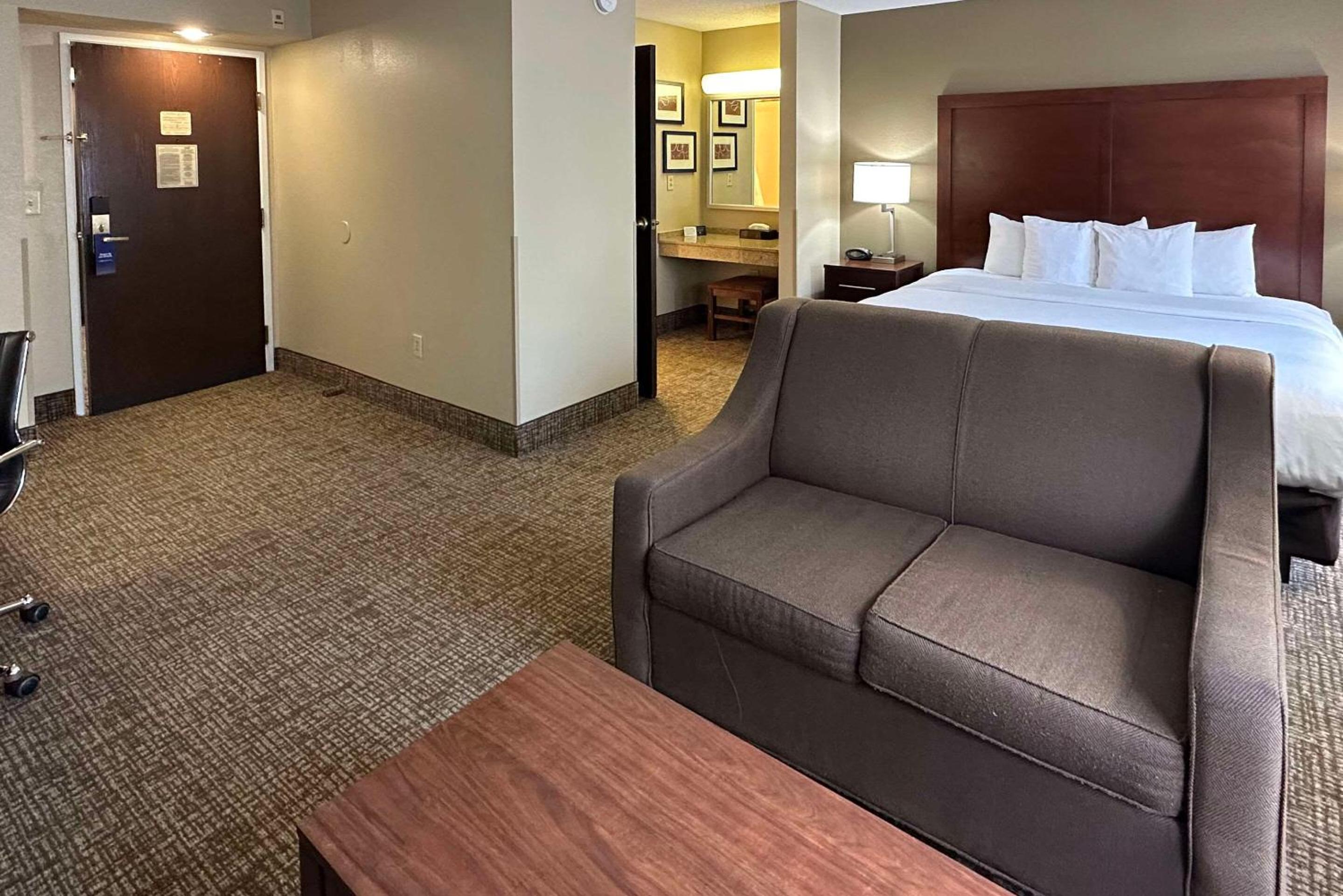 King Studio Suite - Photo 2