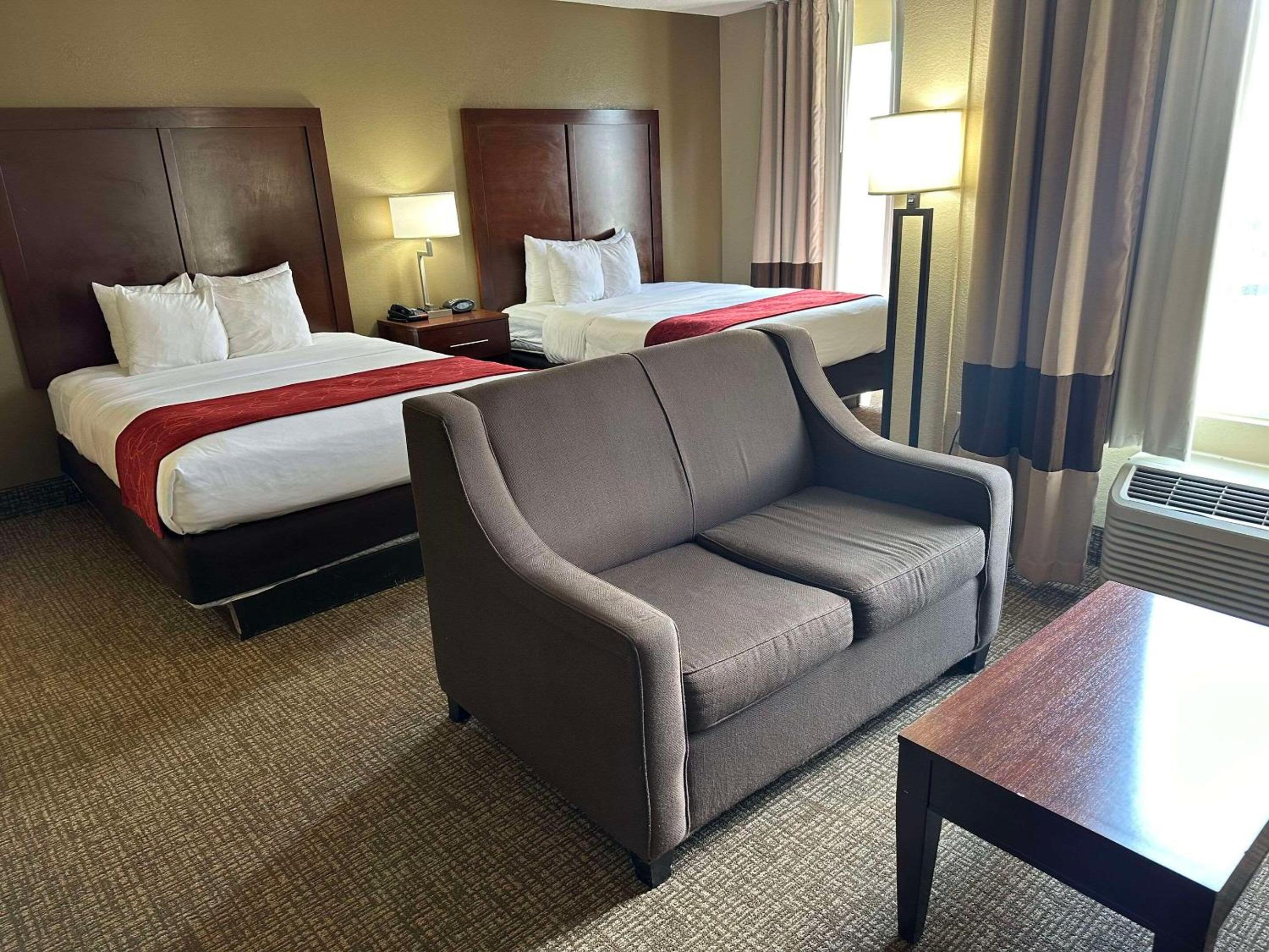 Studio Suite with Two Queen Beds - Photo 1