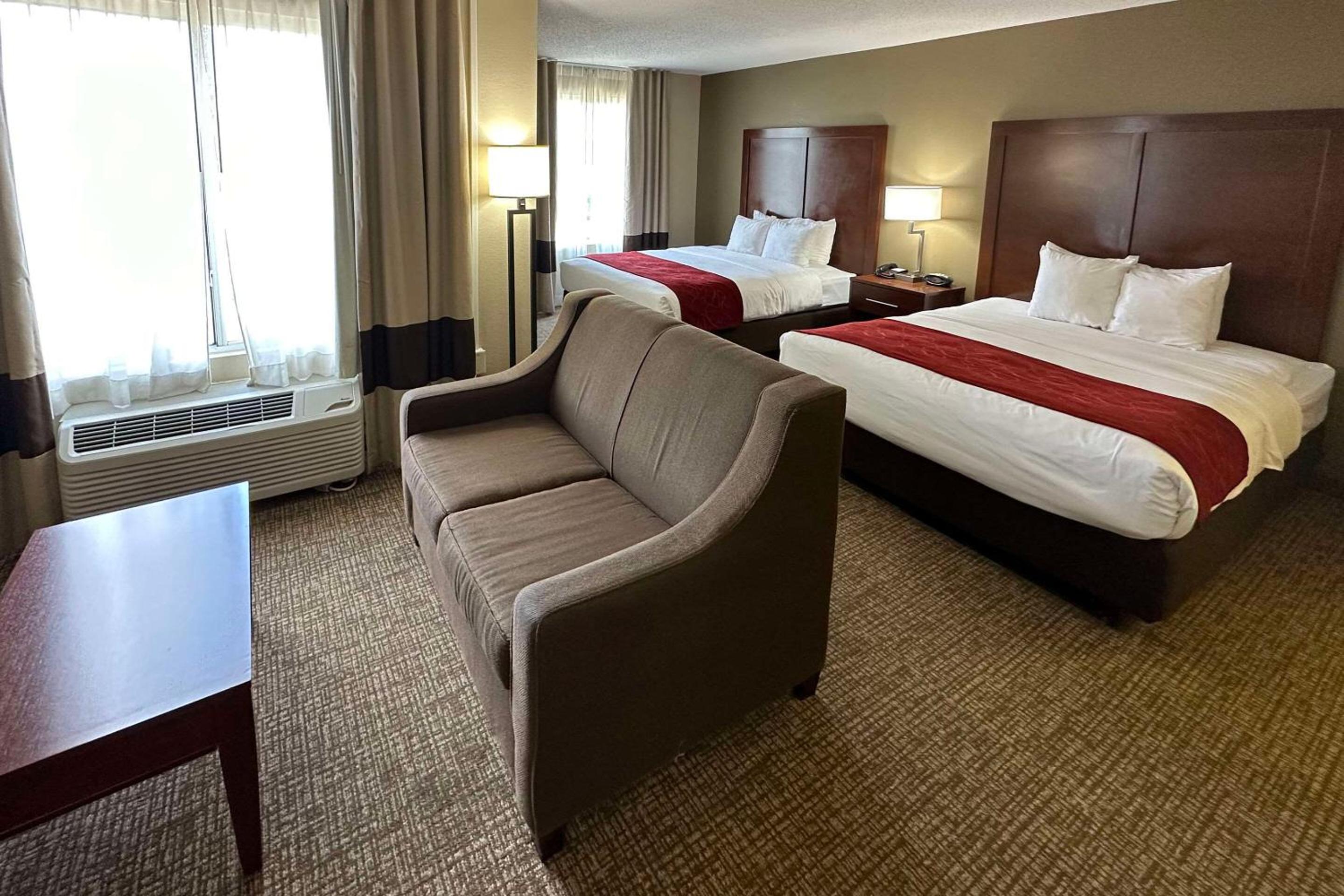 Studio Suite with Two Queen Beds - Photo 2